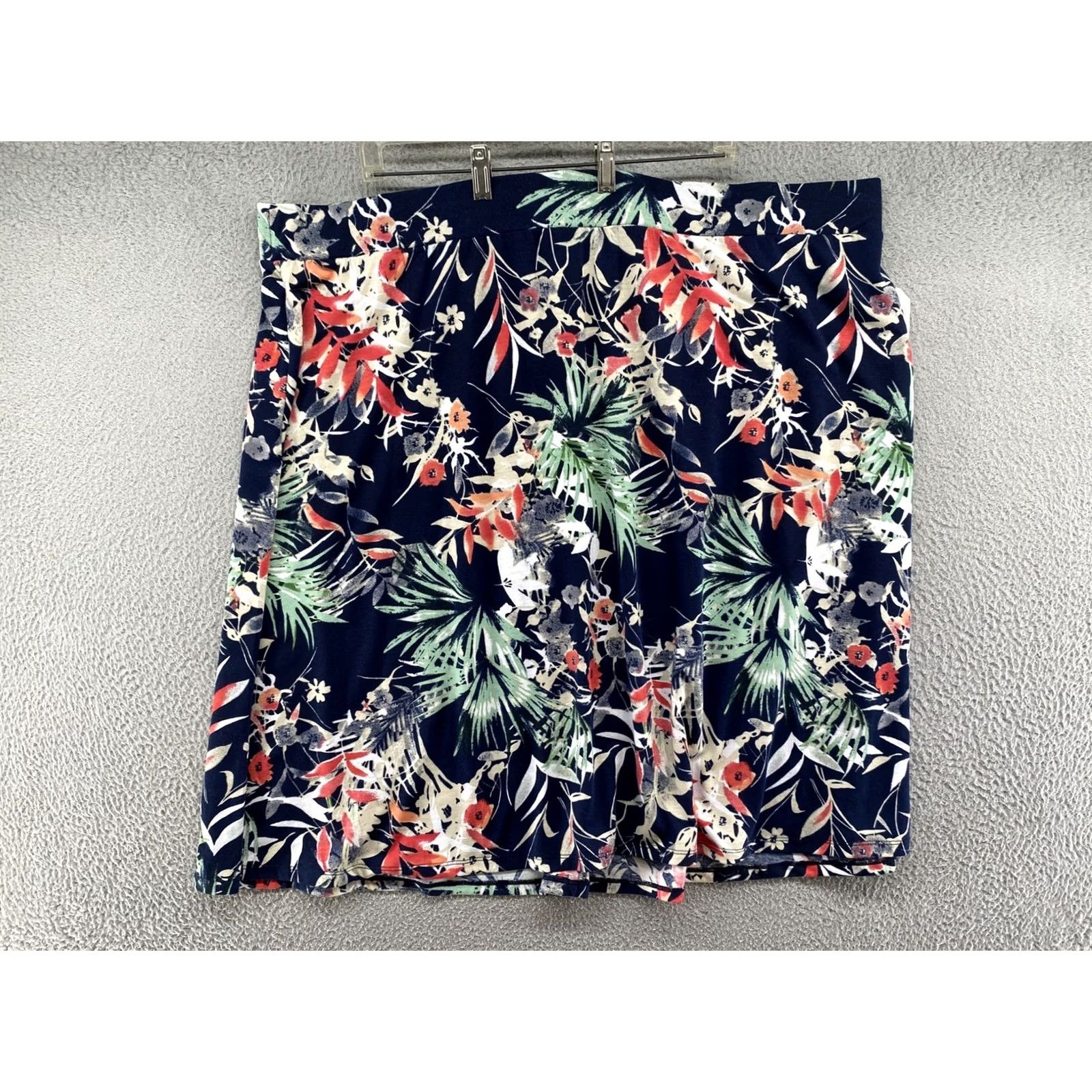 Faded Glory NWT Faded Glory Floral Hawaiian Midi Skirt Plus Size 4X Women Multicolor A-Line Beach 90s? Size 40" / US 18 - 6 Thumbnail