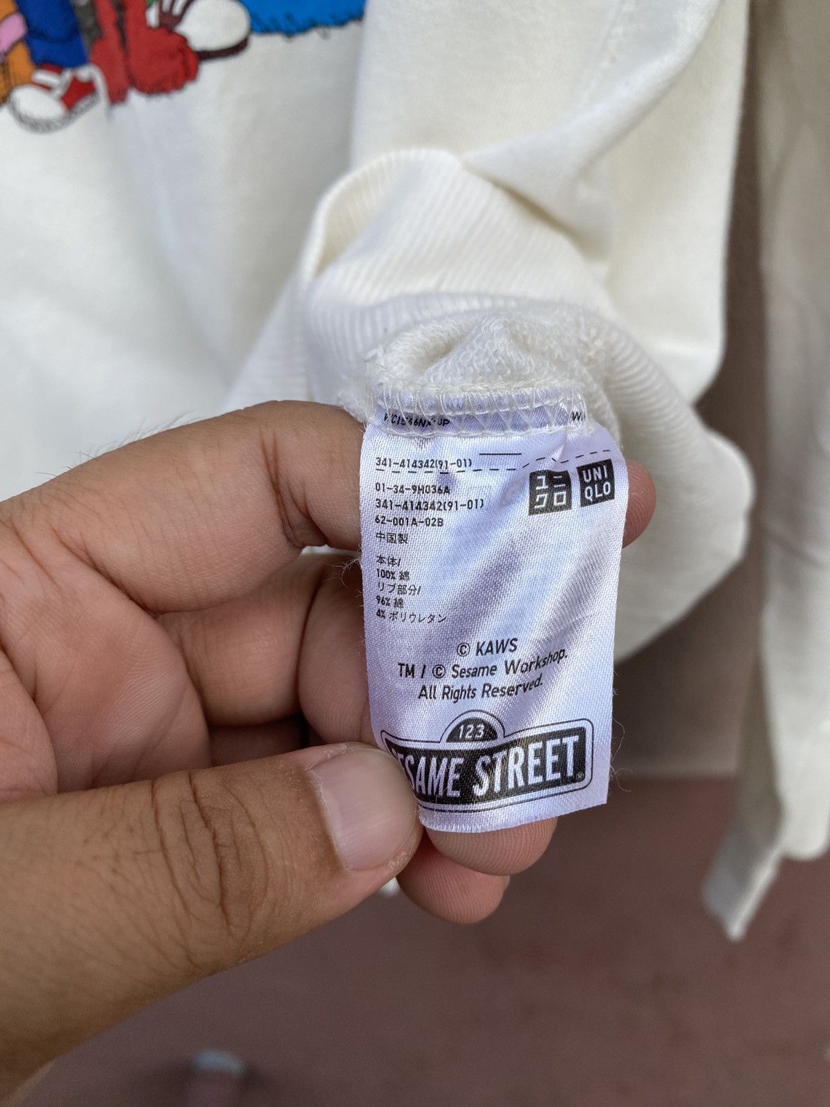 Kaws × Uniqlo Kaws X Sesame Street By Uniqlo Sweatshirt Size US M / EU 48-50 / 2 - 5 Thumbnail