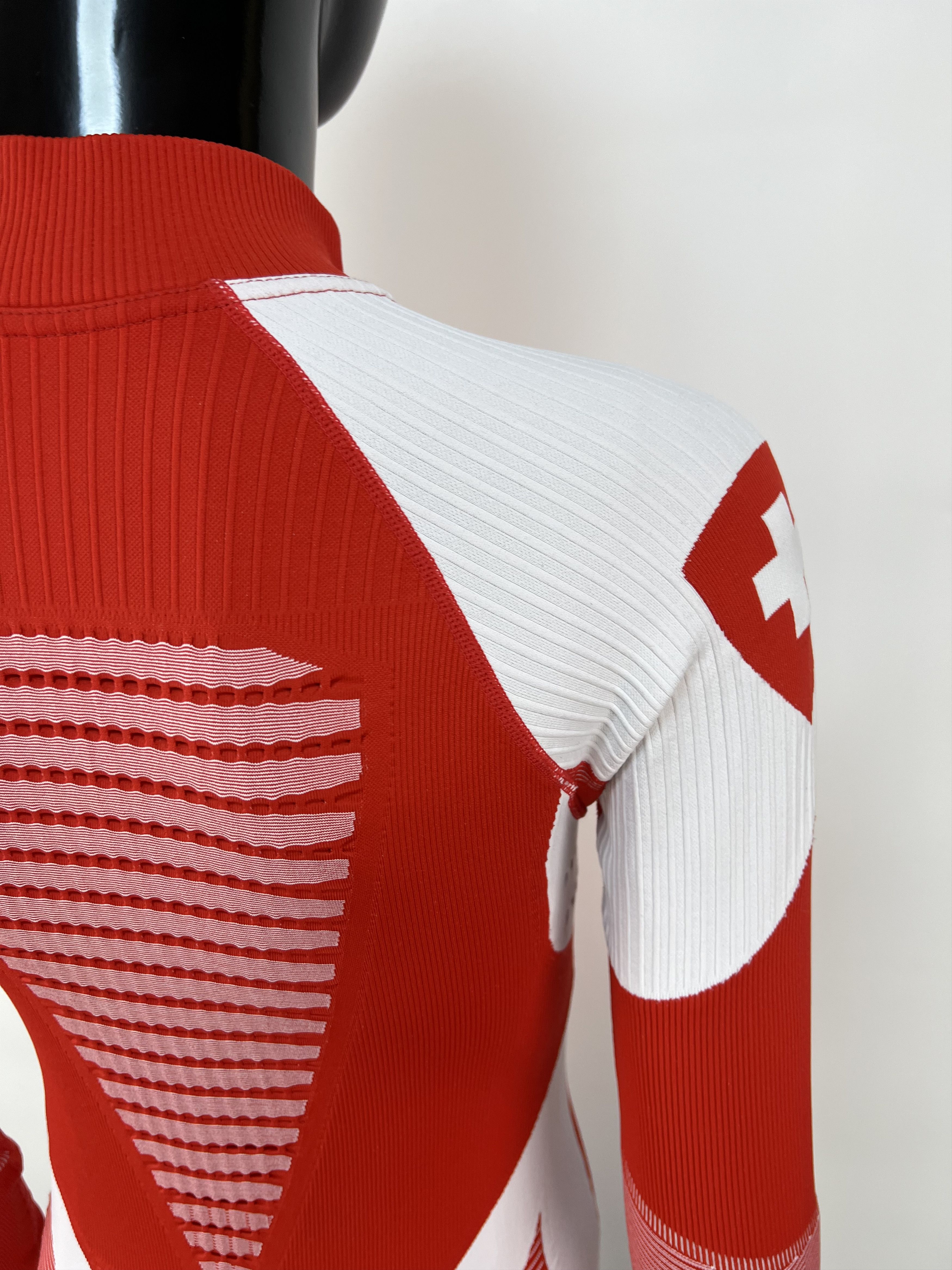 Sports Specialties X-Bionic Baselayer Compression Thermal T-Shirt S/M Size S / US 4 / IT 40 - 12 Thumbnail