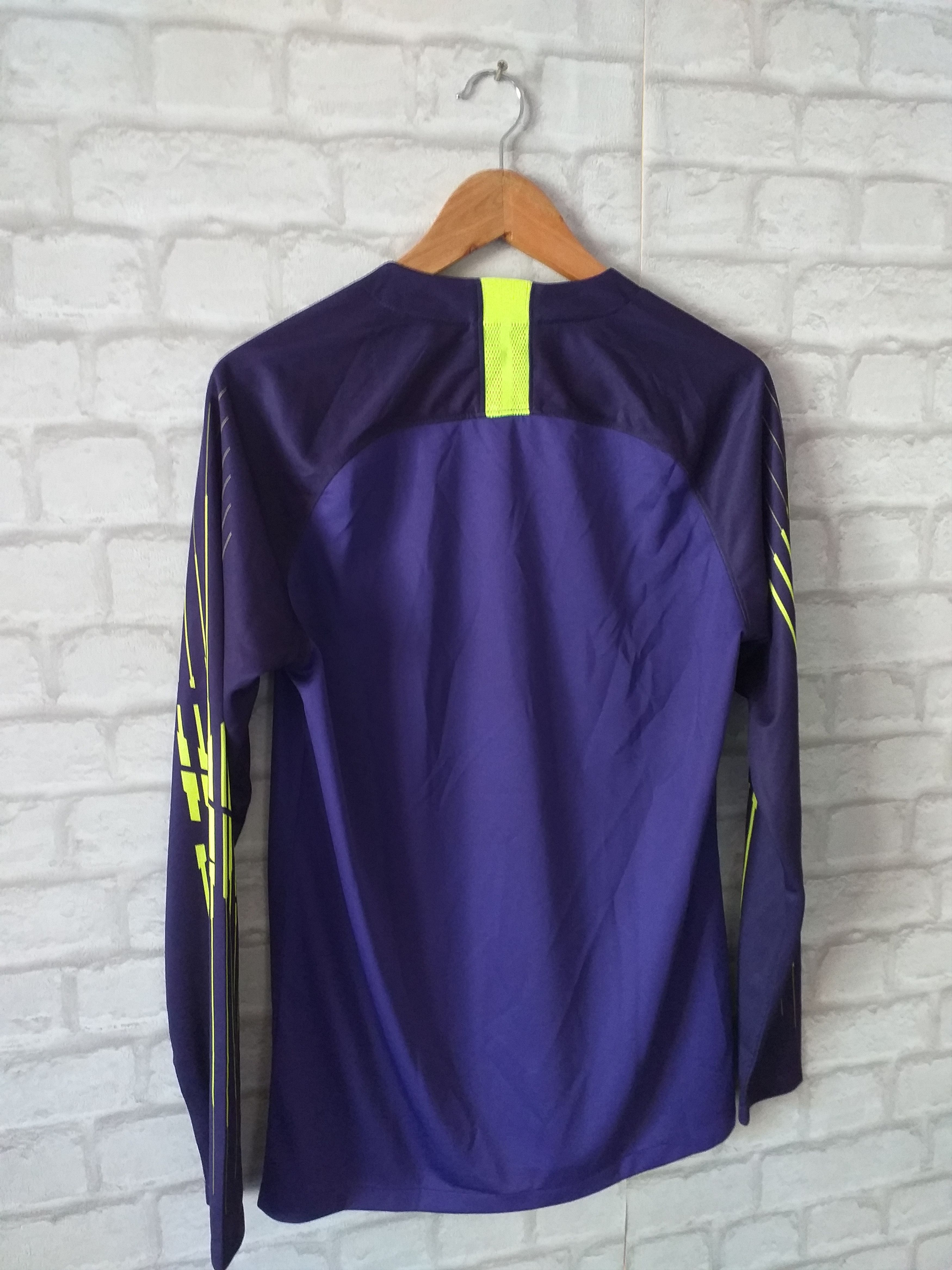 Nike Tottenham Hotspur Nike 2018/2019 Goalkeeper Shirt Jersey Size US S / EU 44-46 / 1 - 7 Thumbnail