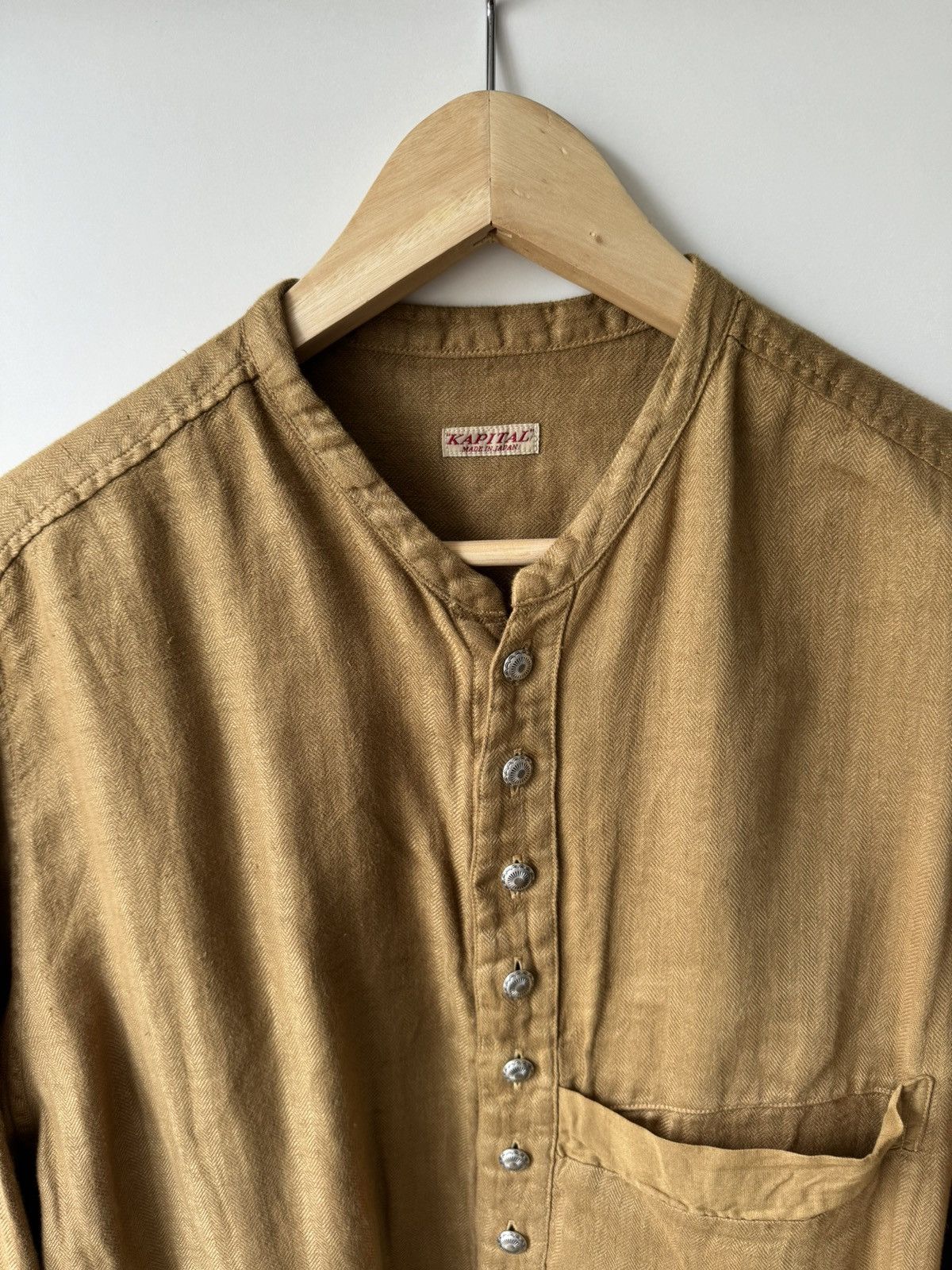Kapital [2] Gauze Linen Herringbone Stand Penny Shirt in Gold (SS23) Size US M / EU 48-50 / 2 - 2 Thumbnail