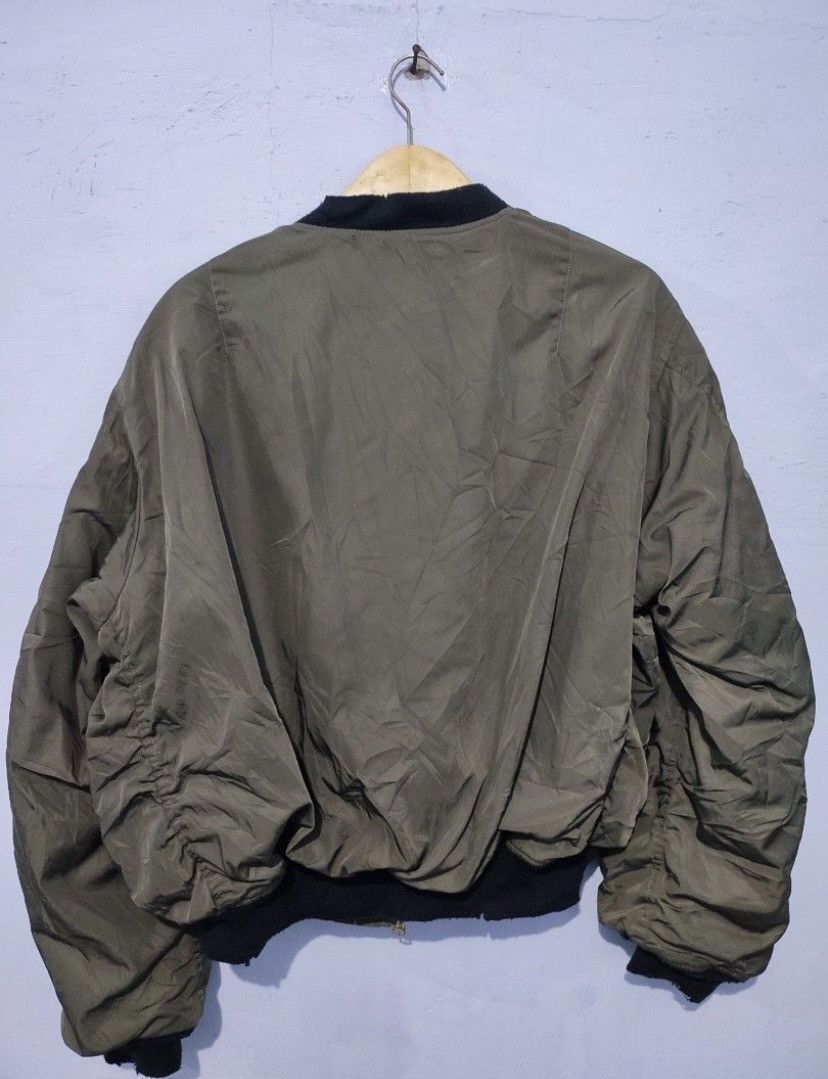 Vintage Bomber Jacket Ripped Moussy Original Size US L / EU 52-54 / 3 - 4 Thumbnail