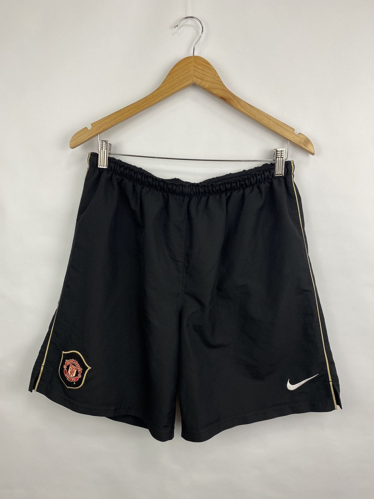Nike Vintage 90s Nike Manchester United Soccer Shorts rare retro Size US 32 / EU 48 - 2 Thumbnail