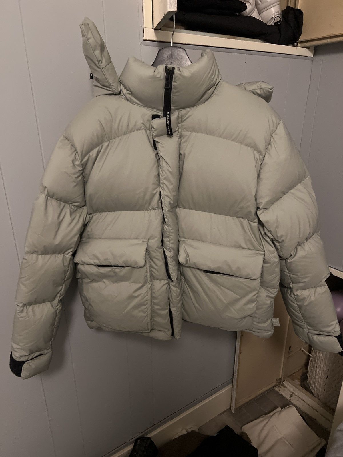 Aritzia Super puff jacket in seafoam green Size US M / EU 48-50 / 2 - 1 Thumbnail