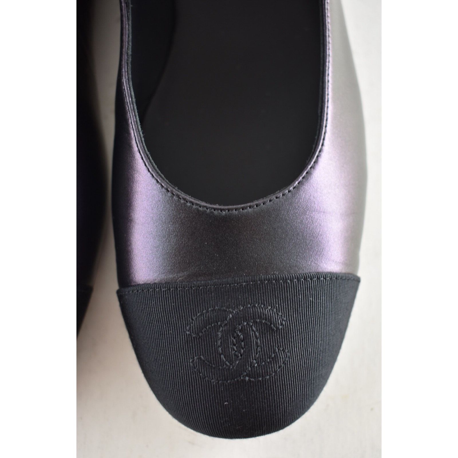 Chanel Chanel 24S Iridescent Black Double Strap Pearl CC Logo Size US 8 / IT 38 - 11 Thumbnail
