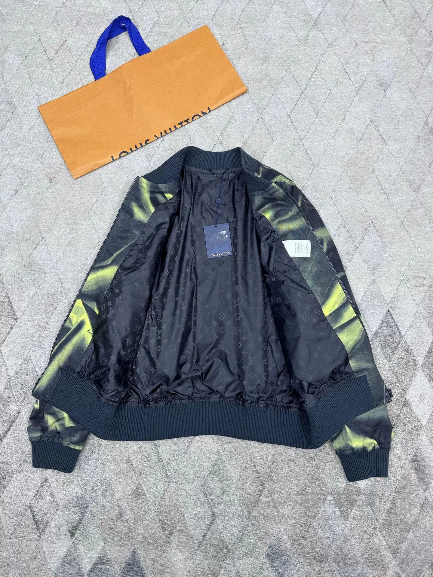 Louis Vuitton LV Autumn Winter New Rendered Baseball Jacket. Size US M / EU 48-50 / 2 - 7 Thumbnail