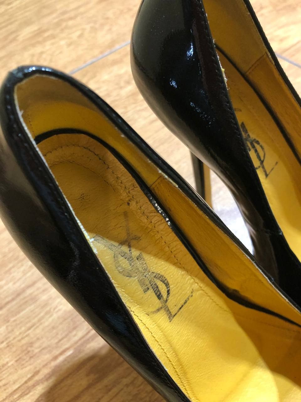 Yves Saint Laurent YVES SAINT LAURENT BLACK PATENT PUMP PEEP TOE HEELS Size US 7 / IT 37 - 4 Thumbnail