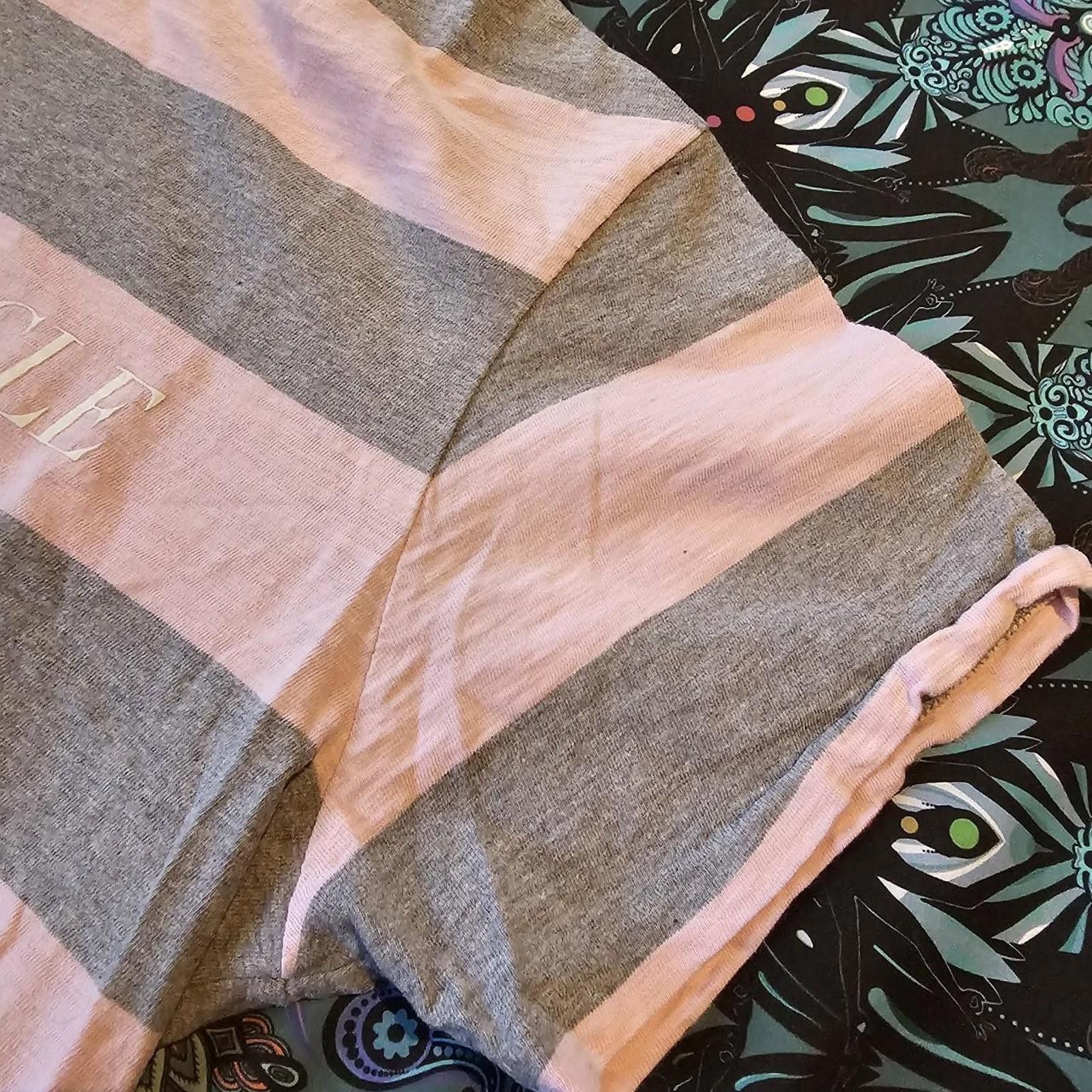American Eagle Outfitters American Eagle Outfitters Men's Grey and Pink Tshirt Size US L / EU 52-54 / 3 - 7 Thumbnail