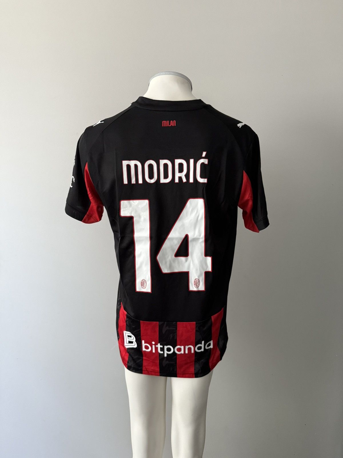 Puma Luka Modric #14 AC Milan 2025/26 Home New Soccer Jersey Size US XL / EU 56 / 4 - 8 Thumbnail