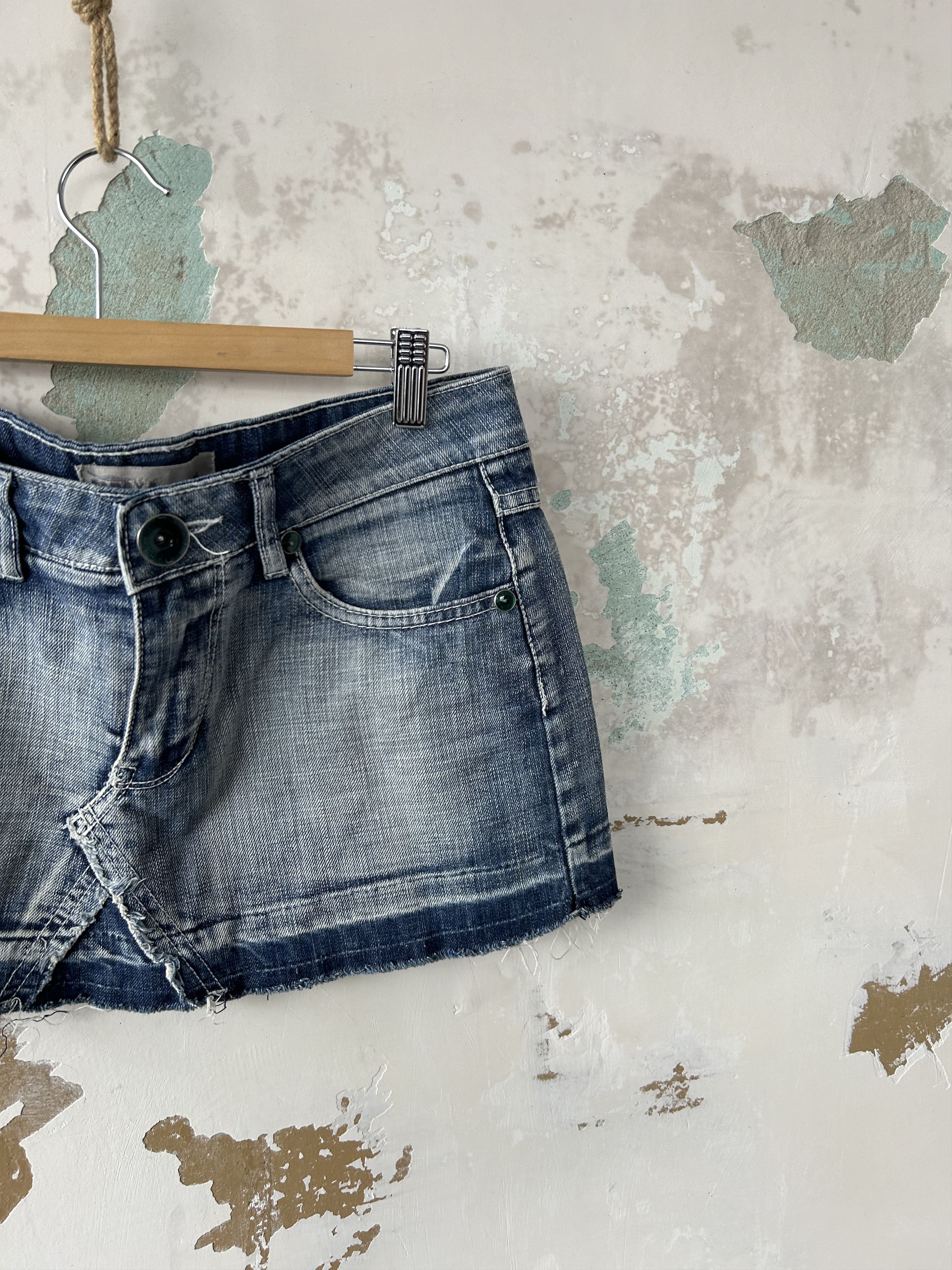 Japanese Brand Vintage dirty denim mini skirt Japanese style Size 28" / US 6 / IT 42 - 2 Thumbnail