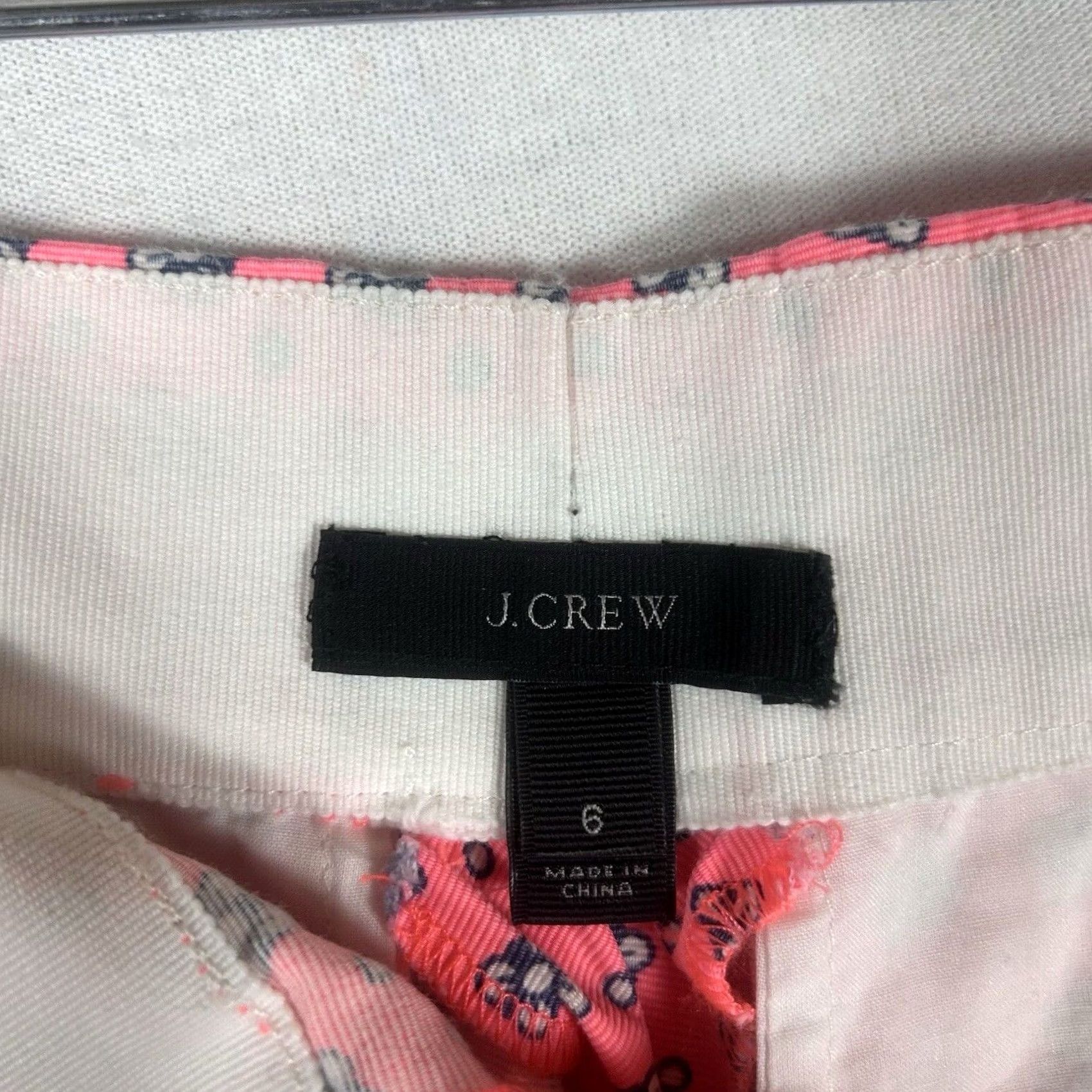 J.Crew VINTAGE? No. J.CREW Bermuda Shorts Womens 6 Pink Abstract Casual Pockets Summer 3" Ins Size 28" / US 6 / IT 42 - 3 Thumbnail