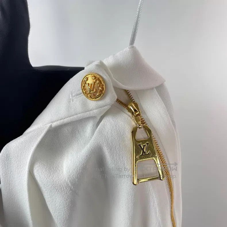 Louis Vuitton Louis Vuitton White long gold button pleated dress Size XXS / US 00 / IT 34 - 3 Thumbnail