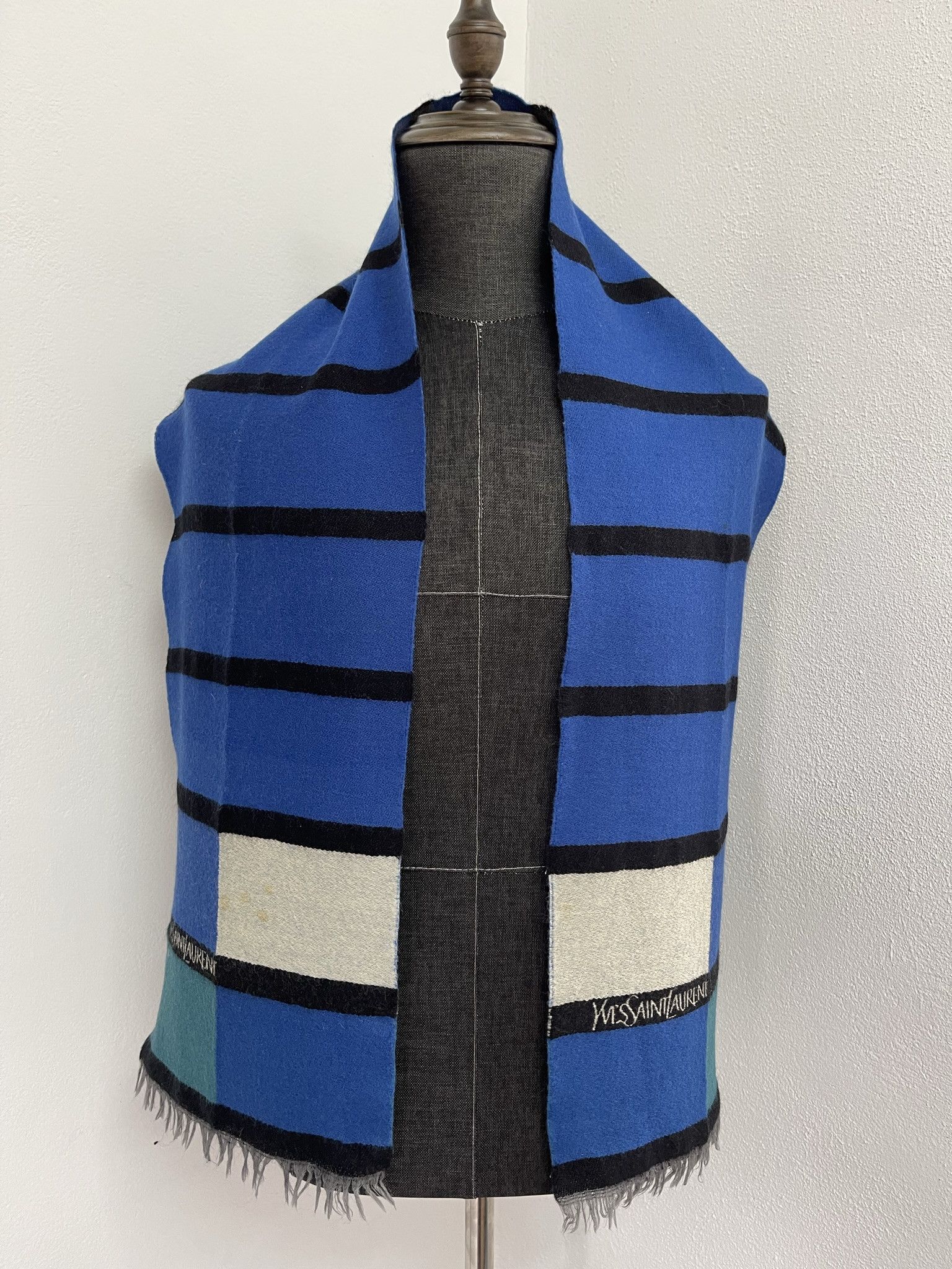 Vintage × Yves Saint Laurent Vintage Yves Saint Laurent Scarf / Muffler - 6019 Size ONE SIZE - 2 Thumbnail