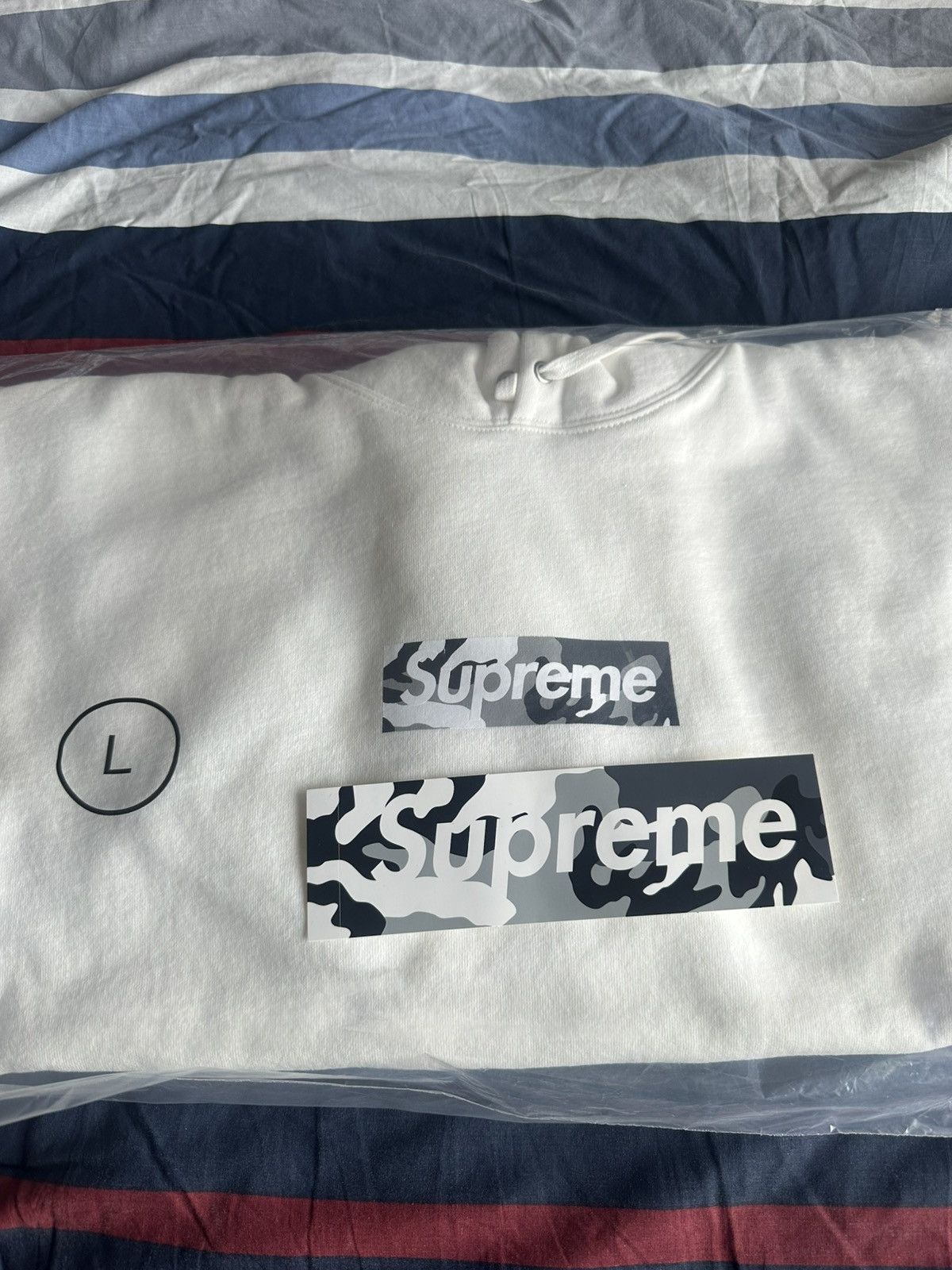 Supreme Miami Exclusive Box Logo Hooded Sweatshirt White Size US L / EU 52-54 / 3 - 6 Thumbnail