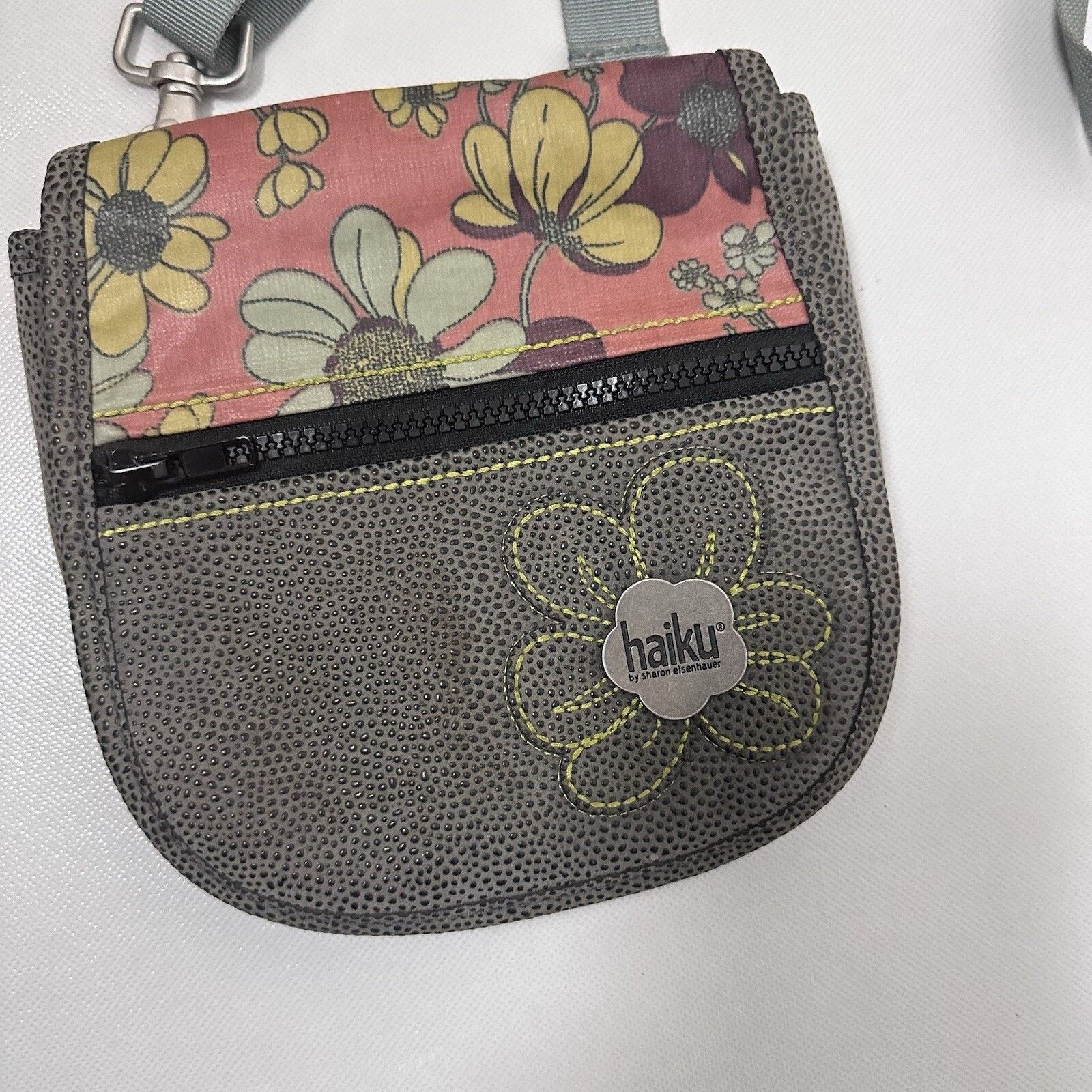 Other Haiku Vegan Pebbled Crossbody Purse Strap Floral Fold Over Size ONE SIZE - 3 Thumbnail
