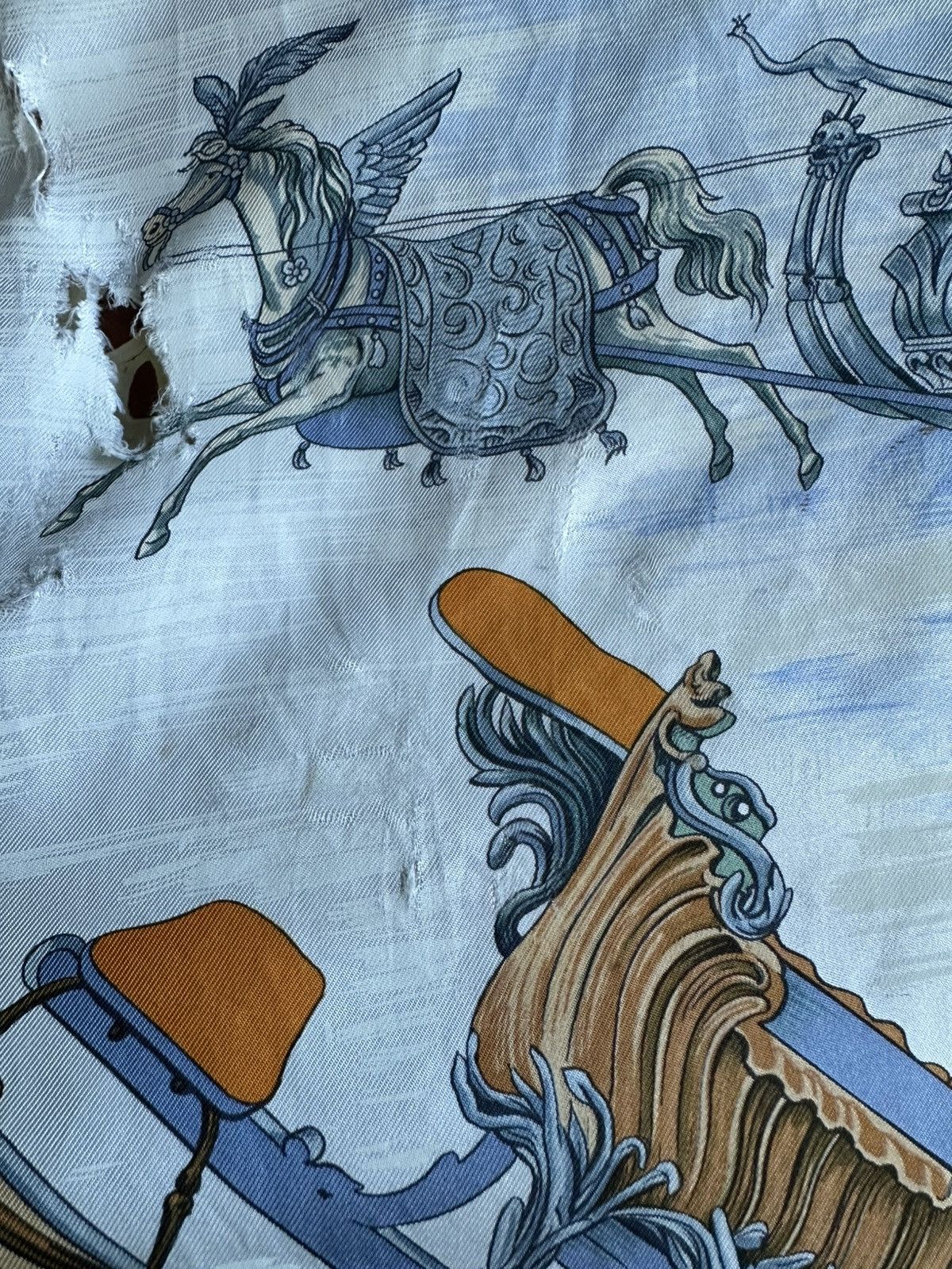 Hermes 🔅Steals🔅HERMES Traineaux Et Glissades Scarf Carre 90 Silk Size ONE SIZE - 14 Thumbnail