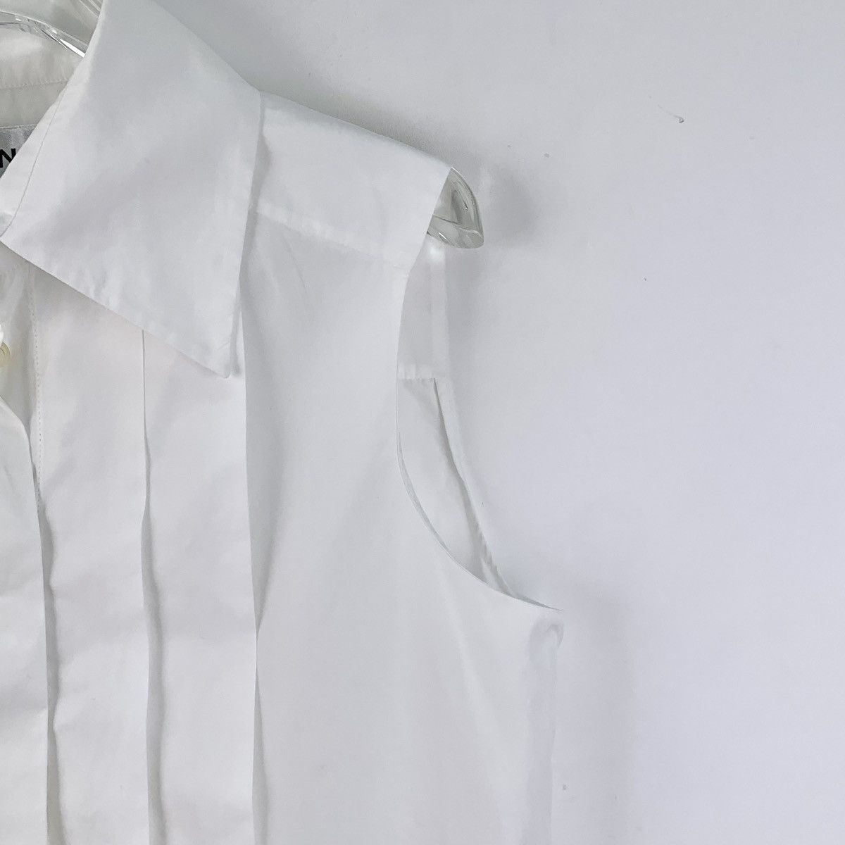 Chanel Chanel White Pleated Design Collared Sleeveless Shirt K26WX Size XS / US 0-2 / IT 36-38 - 3 Thumbnail