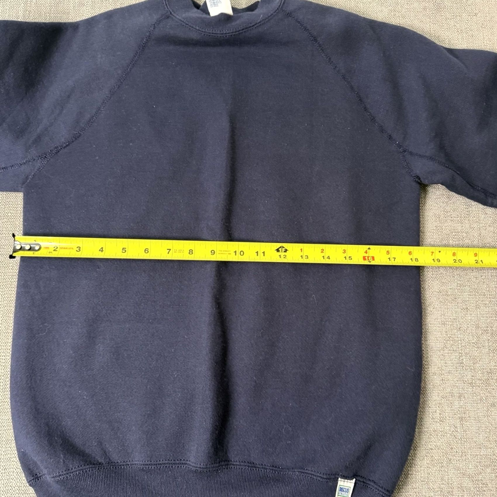 Vintage VINTAGE Discus Athletic Sweatshirt Crewneck Mens Size S Navy Blue 90s Blank Size US S / EU 44-46 / 1 - 6 Thumbnail