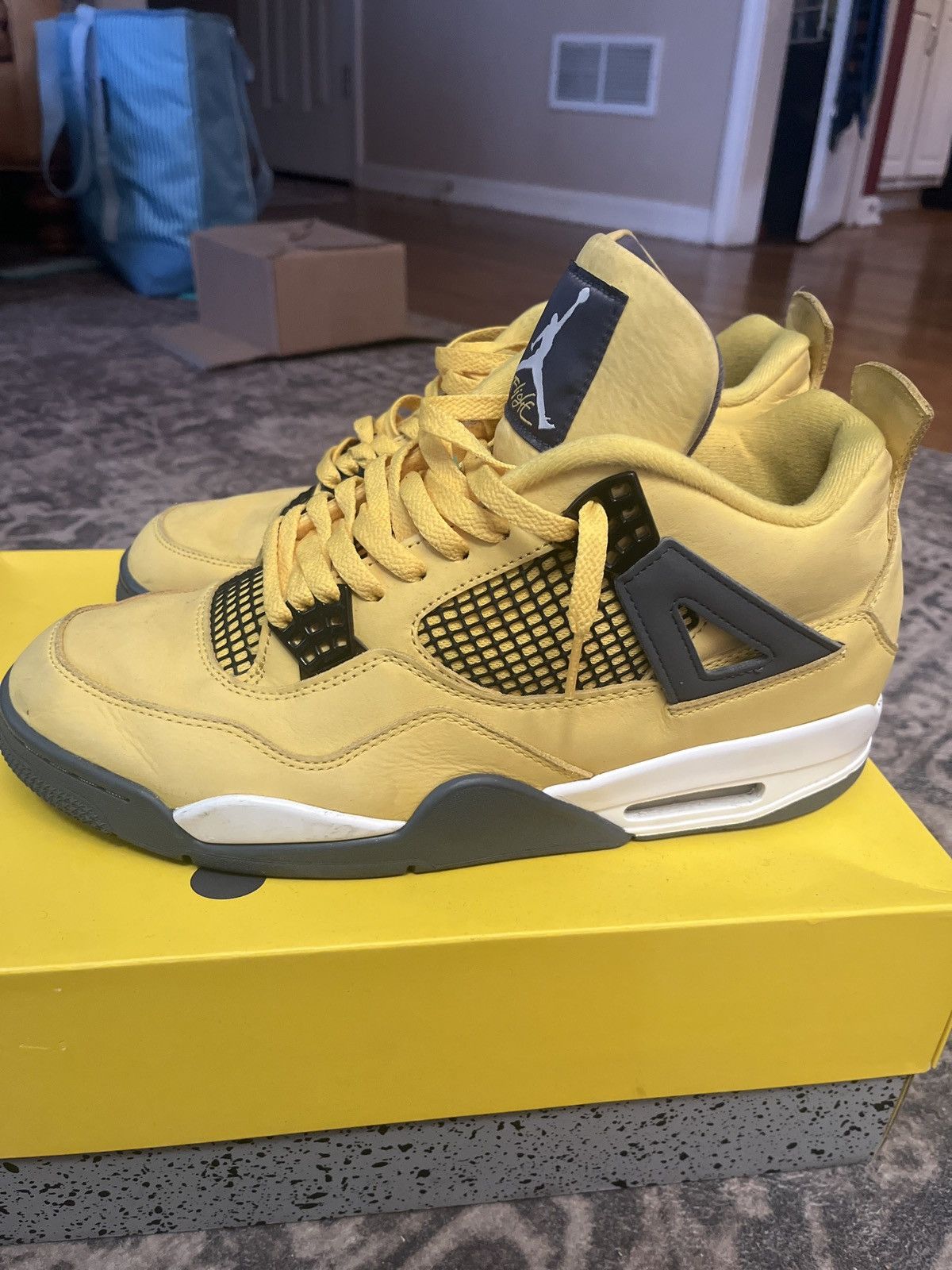 Jordan Brand Lightning jordan 4 Size US 11.5 / EU 44-45 - 1 Thumbnail