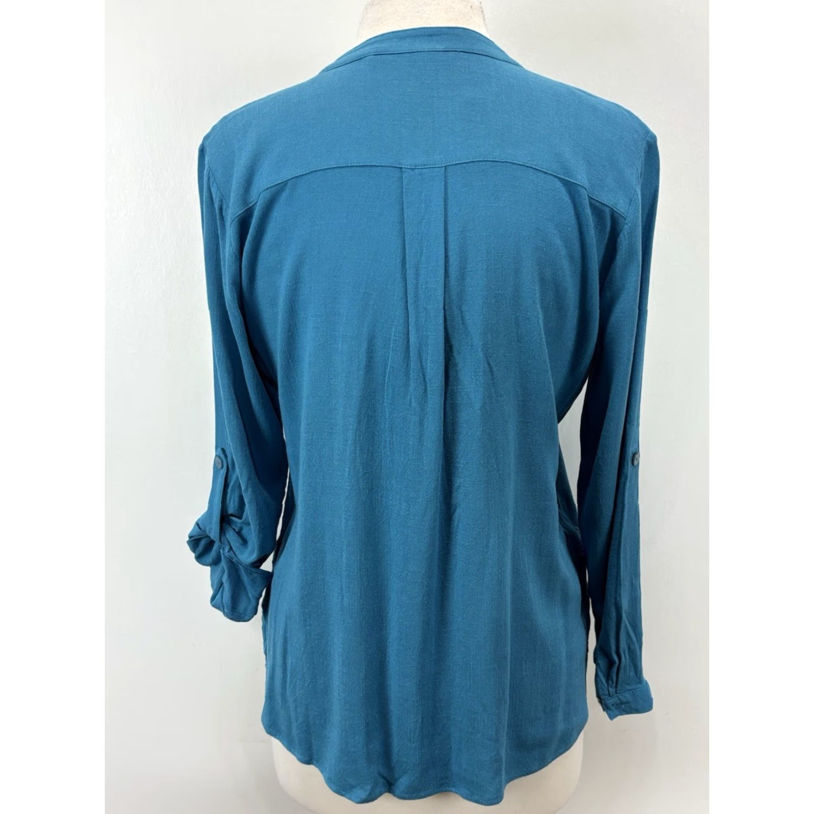 Soft Surroundings VINTAGE Soft Surroundings Tunic Blouse Shirt Womens Petite PM Teal Eyelet Embroidered Long Sleeve Button Roll Tab Rayon Blend United States? Size M / US 6-8 / IT 42-44 - 3 Thumbnail