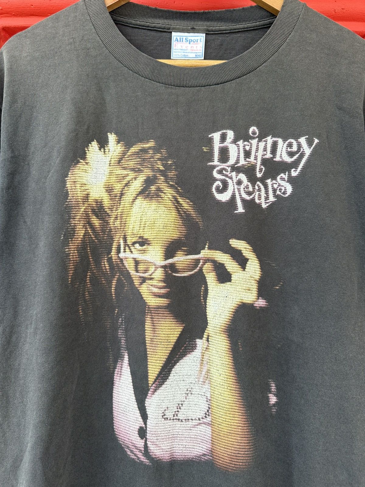 Band Tees Faded Vintage Britney Spears Live 2000 Tee Size US L / EU 52-54 / 3 - 3 Thumbnail