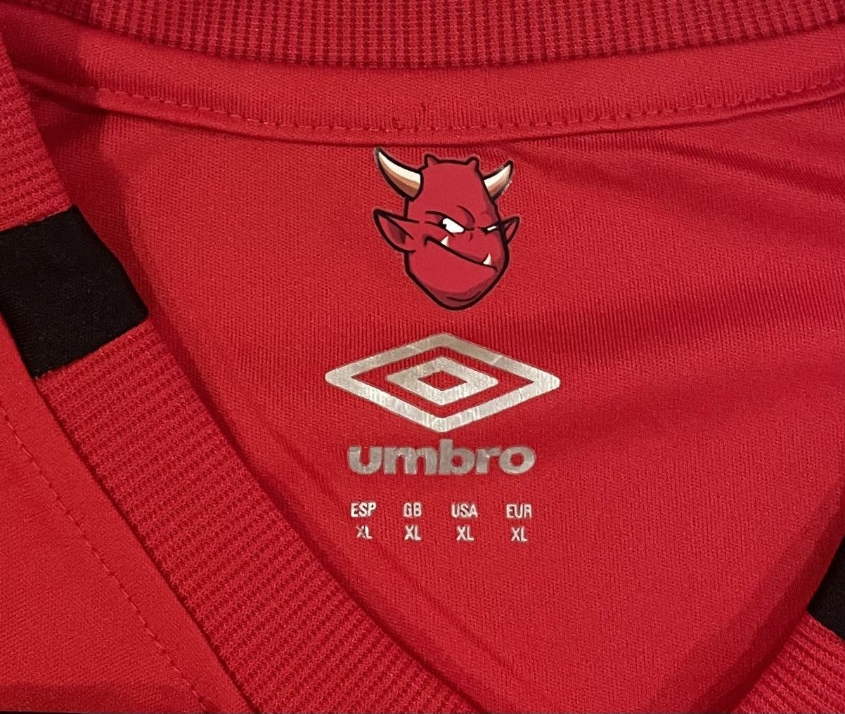 Umbro Umbro 2019/20 RCD Mallorca Soccer Jersey La Liga Men’s XL Size US XL / EU 56 / 4 - 3 Thumbnail