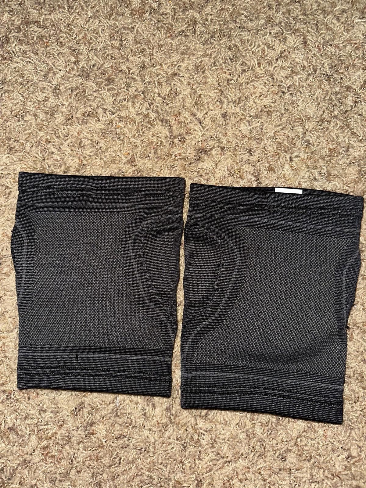 Nike Nike Varsity Knee Pad Size ONE SIZE - 7 Thumbnail