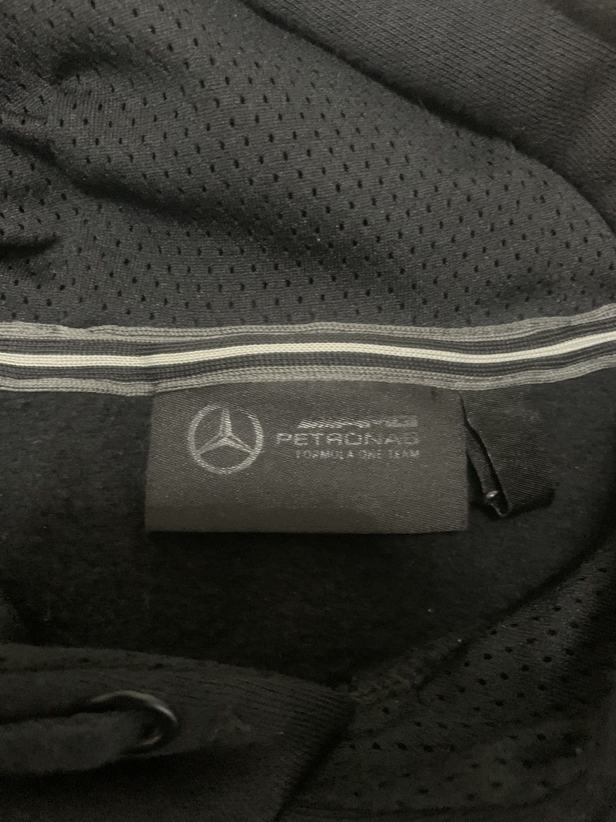 Mercedes-Benz Mercedes AMG Petronas Formula One Hoodie Size US XL / EU 56 / 4 - 4 Thumbnail
