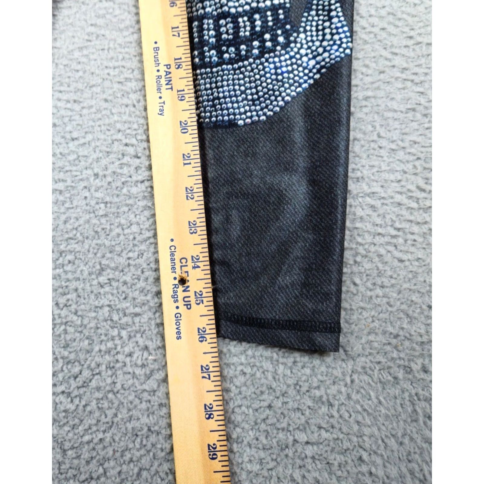 Terez Terez Women's Skull Print Hi Shine Slim Leggings Size S Leggings Black Skinny Size 28" / US 6 / IT 42 - 5 Thumbnail