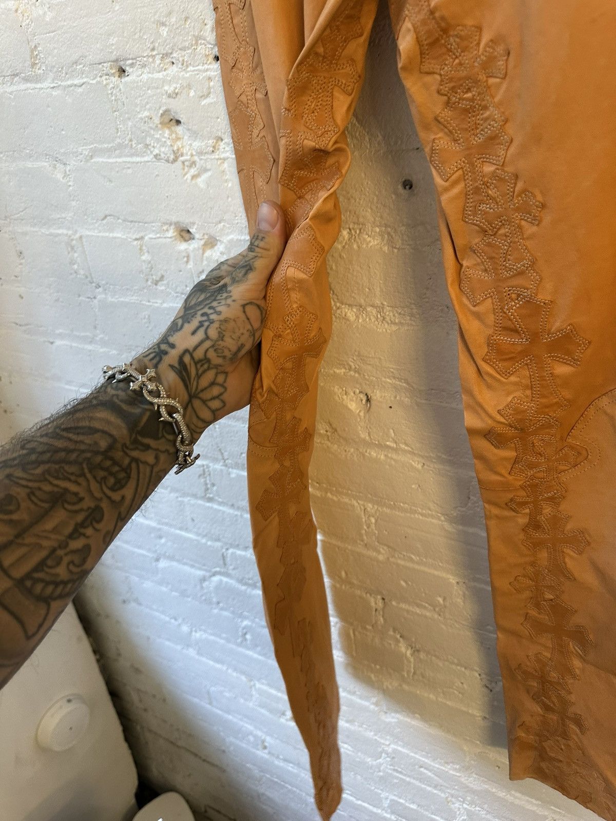 Chrome Hearts Chrome Hearts FLOODED CROSS LEATHER JEANS PEACH Size 26" / US 2 / IT 38 - 9 Thumbnail