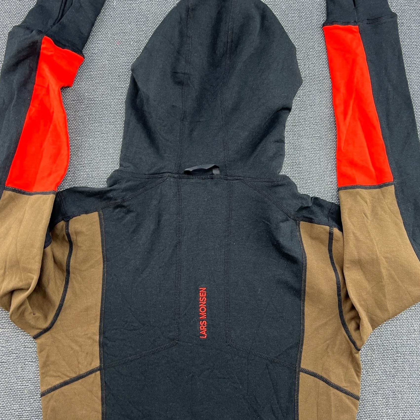 MONSE VINTAGE Lars Monsen Womens Hoodie Medium Black Brown hooded Drawstring Sweatshirt Norway Size M / US 6-8 / IT 42-44 - 2 Thumbnail
