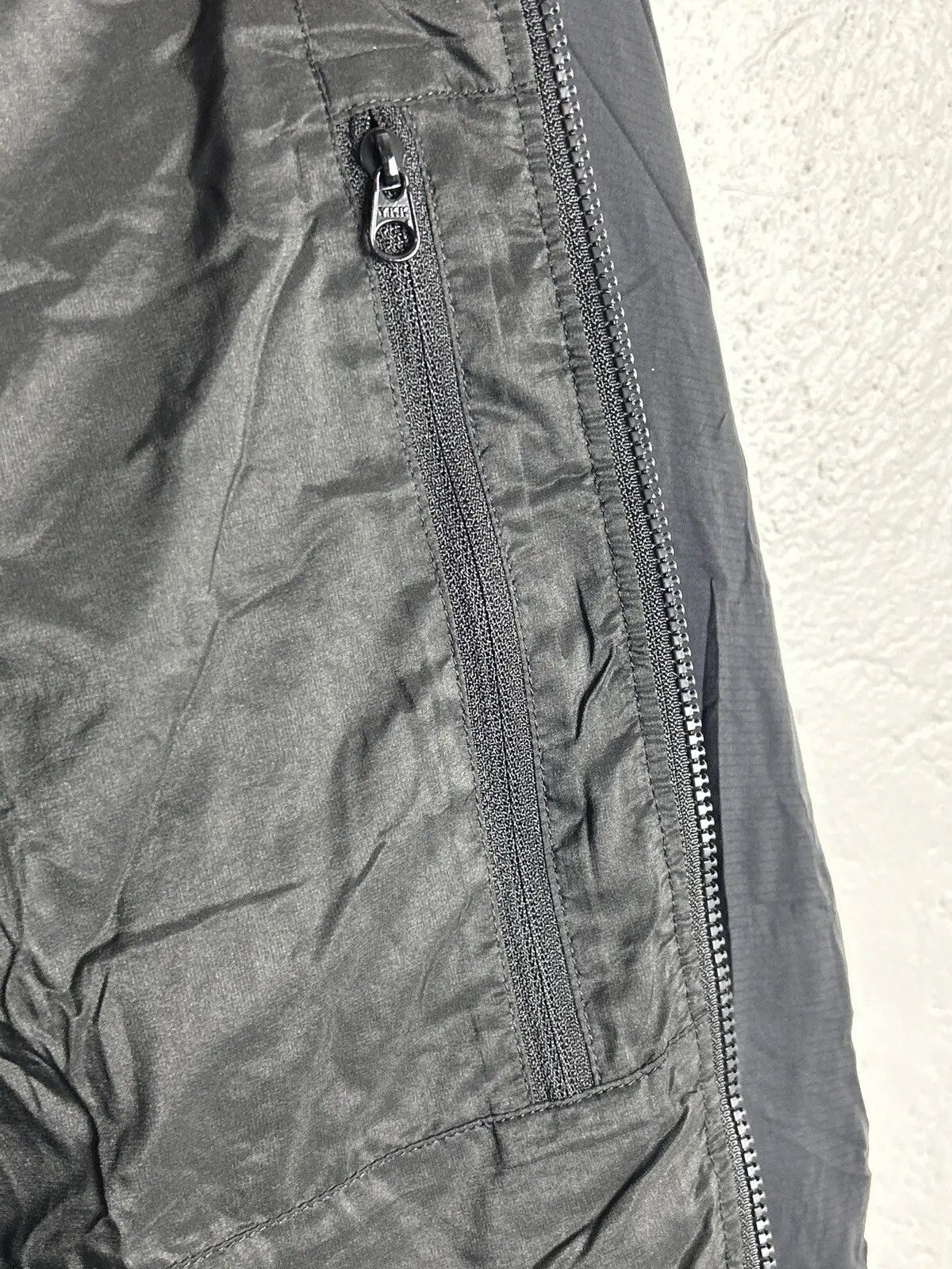 Arc'teryx Arc'Teryx Atom LT Jacket Women's Outdoor In Black Size L / US 10 / IT 46 - 8 Thumbnail