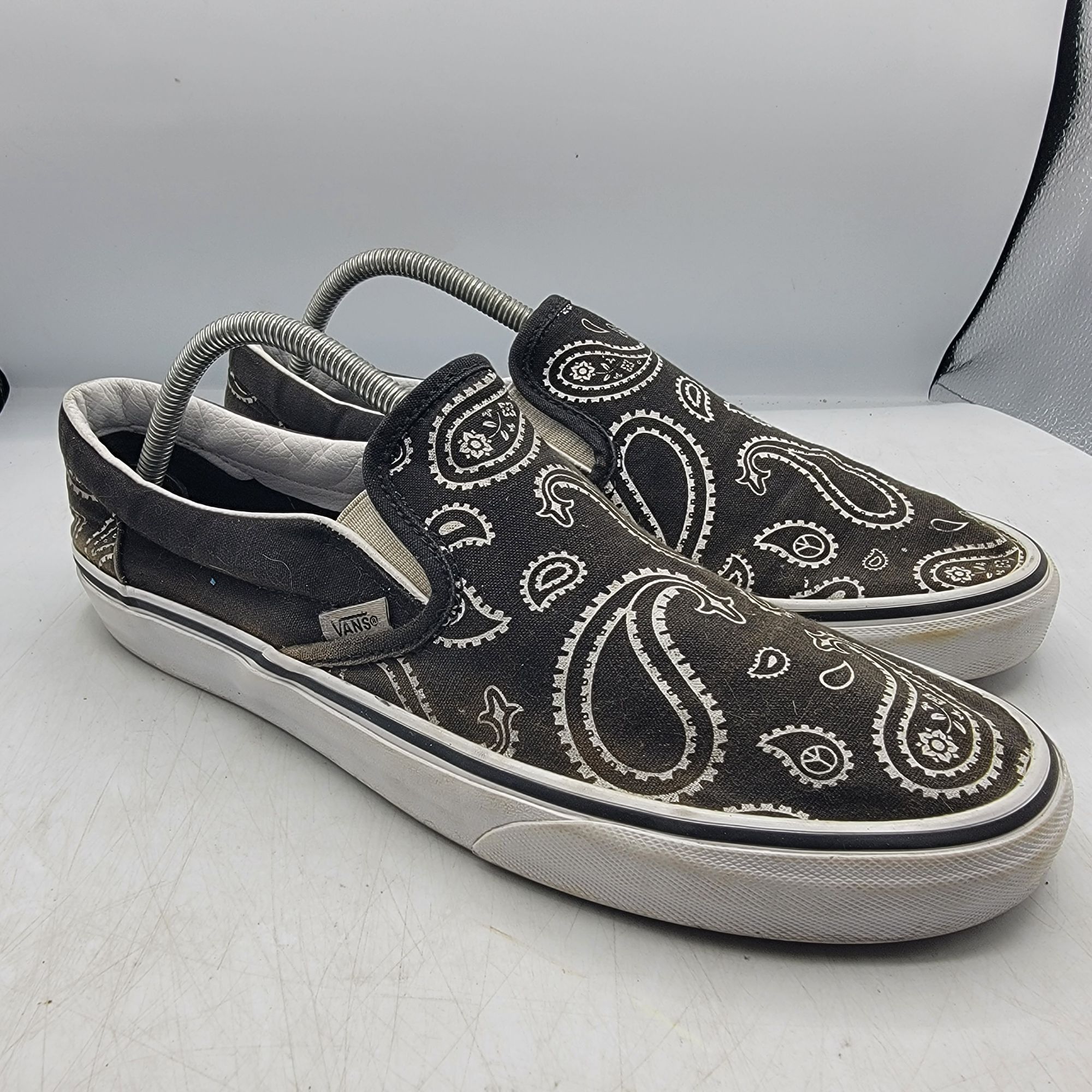 Vans Classic Slip-On Peace Paisley Black Men Size 10.5, Women Size 12 Mens Vans Slip-On Peace Paisley Shoe Size: 9 Black Fashion  main image 3