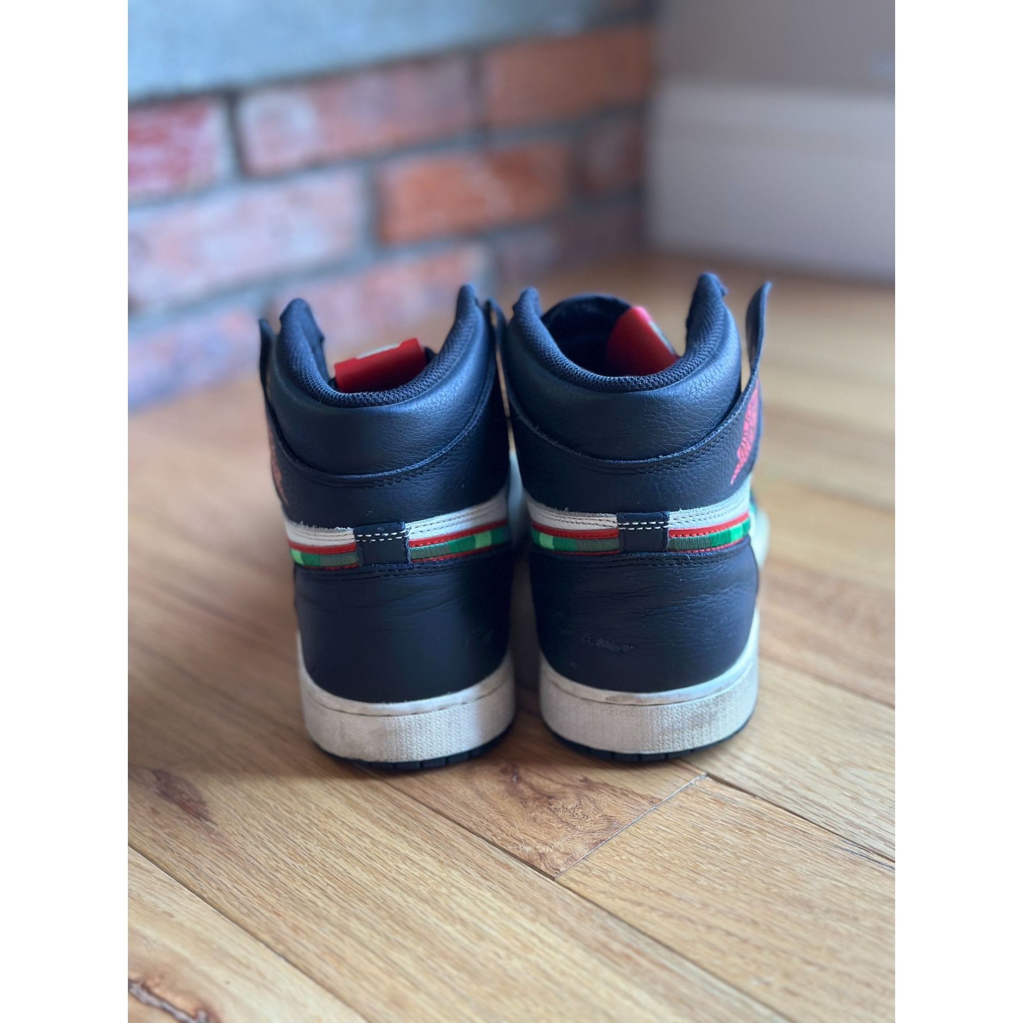 Nike NIKE AIR JORDAN 1 RETRO HIGH OG SPORTS ILLUSTRATED, A STAR I Size US 11 / EU 44 - 5 Thumbnail