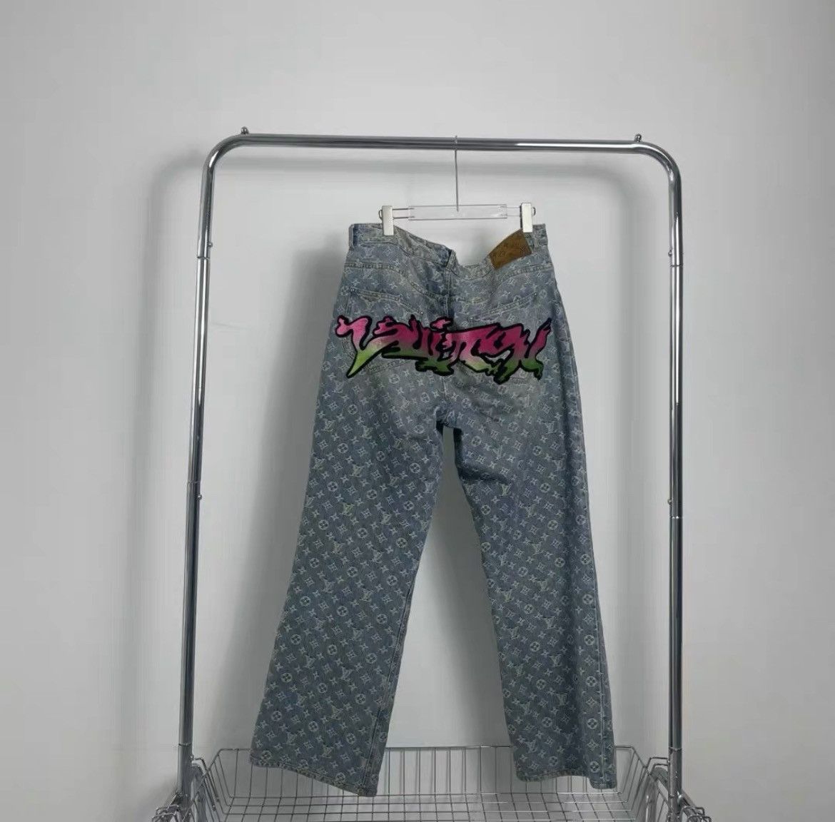 Louis Vuitton LV Logo Graffiti Denim Pants for Men - dmc Size US 34 / EU 50 - 2 Thumbnail