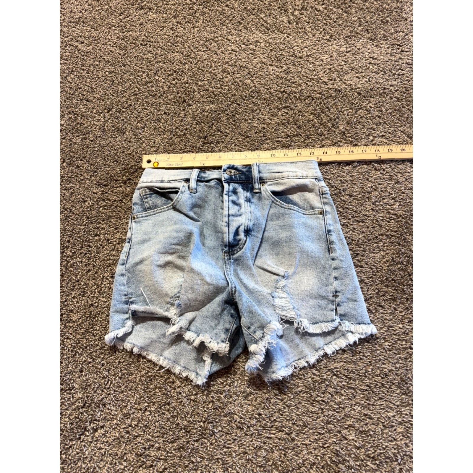 Vintage REgeneration Women's Shorts Size 3 Blue Denim 3/26 Cut Off Distress Button Fly Size 26" / US 2 / IT 38 - 4 Thumbnail