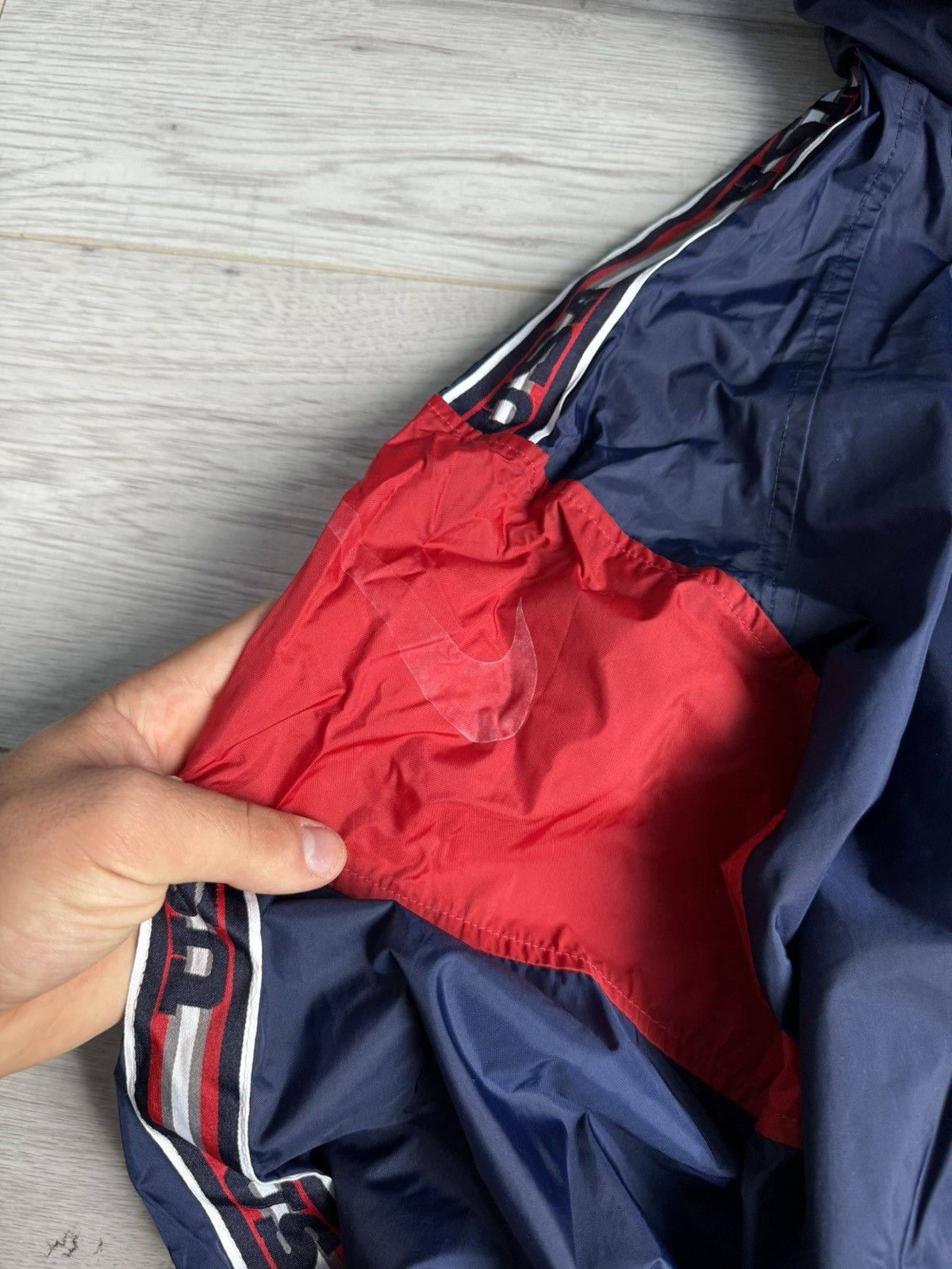 Nike × Vintage Vintage Nike USA Logo Oversized Nylon Jacket Size US L / EU 52-54 / 3 - 3 Thumbnail