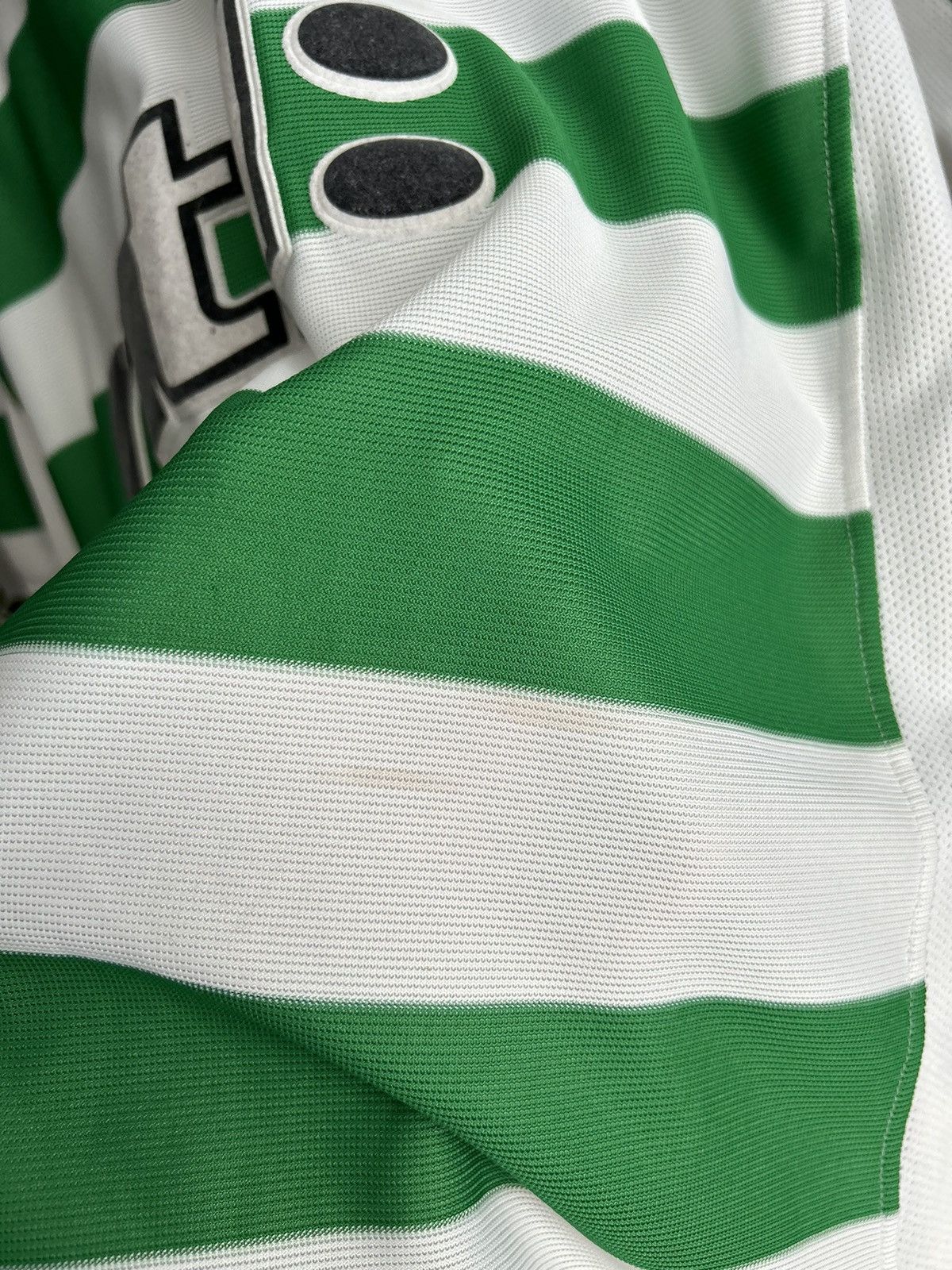 Umbro × Vintage Vintage Celtic 2002/03 umbro home soccer jersey Size US XL / EU 56 / 4 - 5 Thumbnail