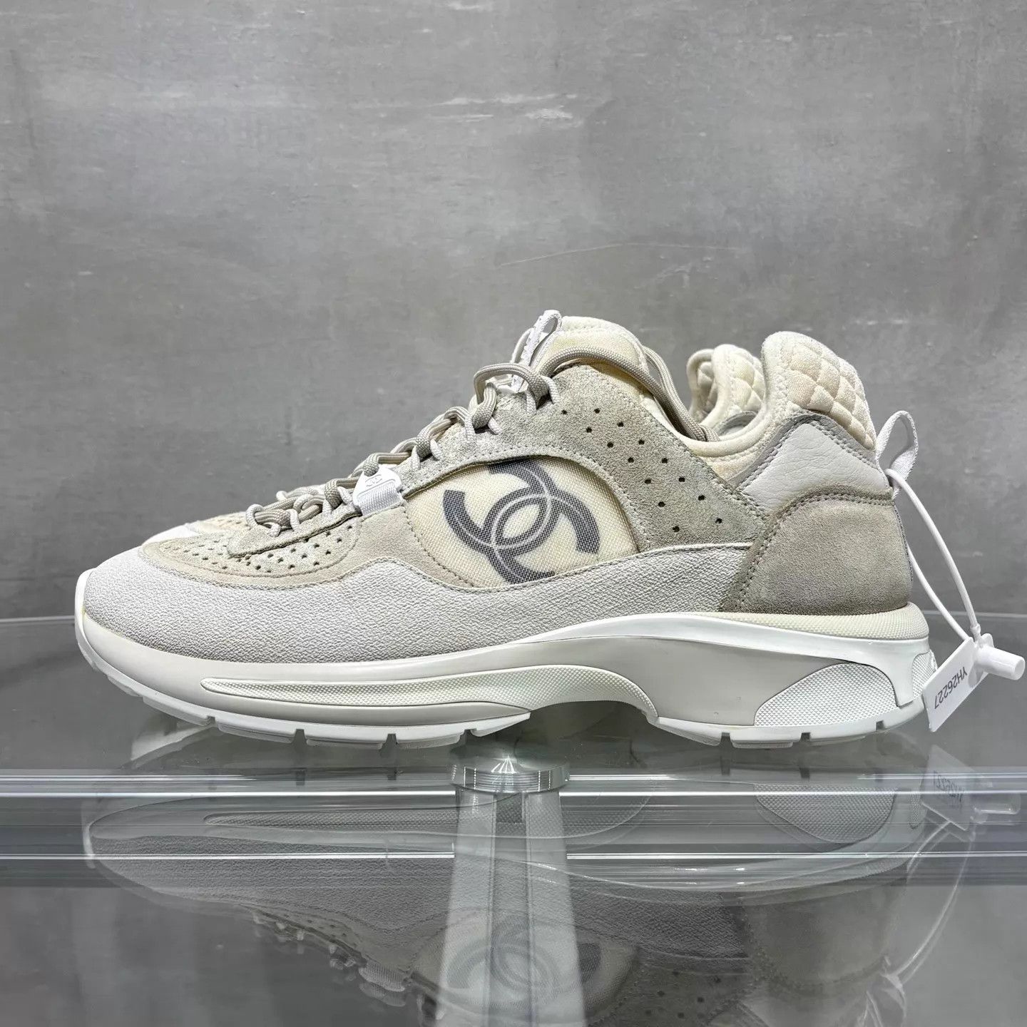 Chanel Chanel Double C Sneaker Cream 41 Size US 8 / EU 41 - 3 Thumbnail