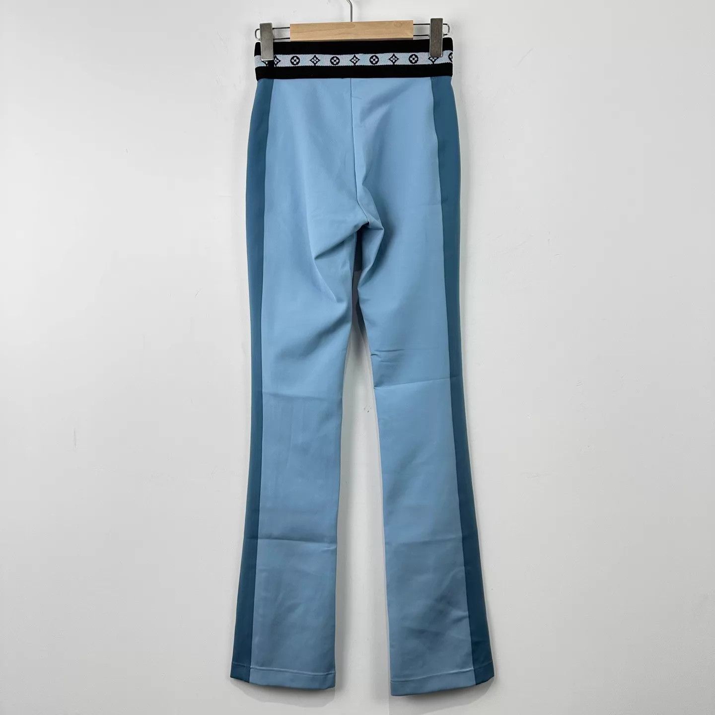 Louis Vuitton Women's Louis Vuitton Color Blocked Yoga Pants 36 Size 26" / US 2 / IT 38 - 2 Thumbnail