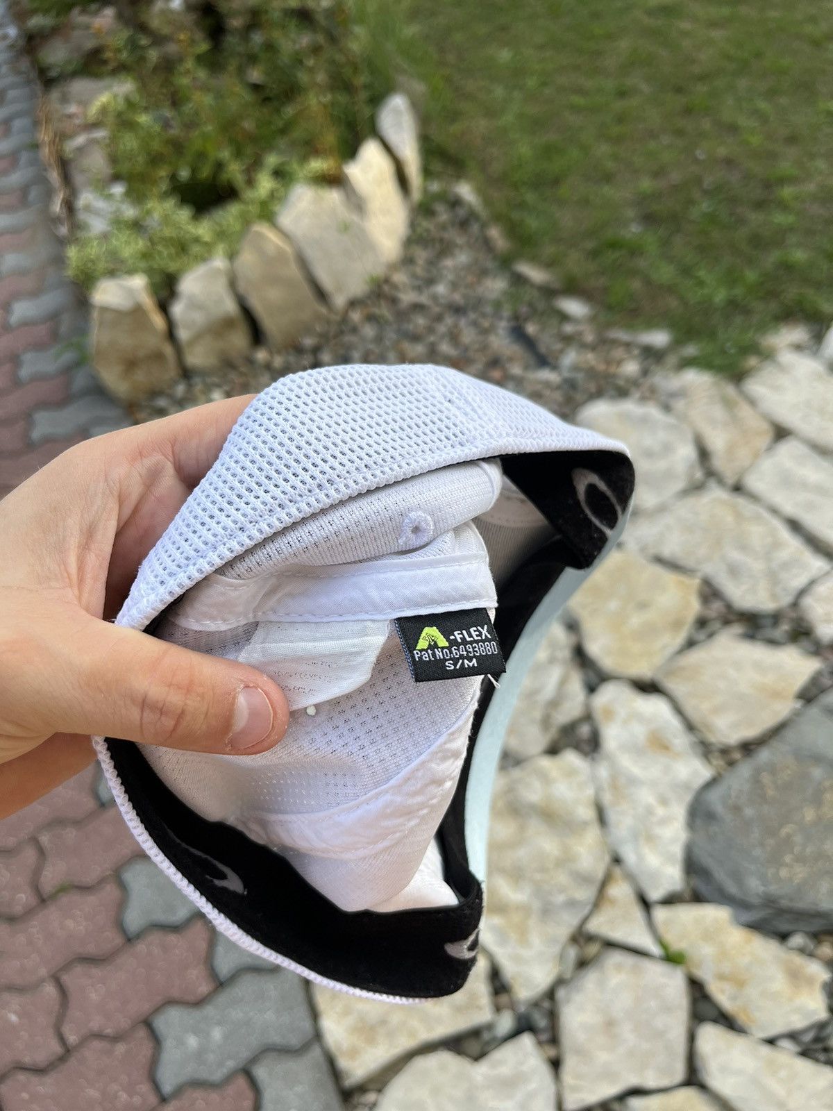 Oakley × Vintage Vintage Oakley y2k flex fit elastic band mesh logo cap hat Size 32 - 11 Thumbnail