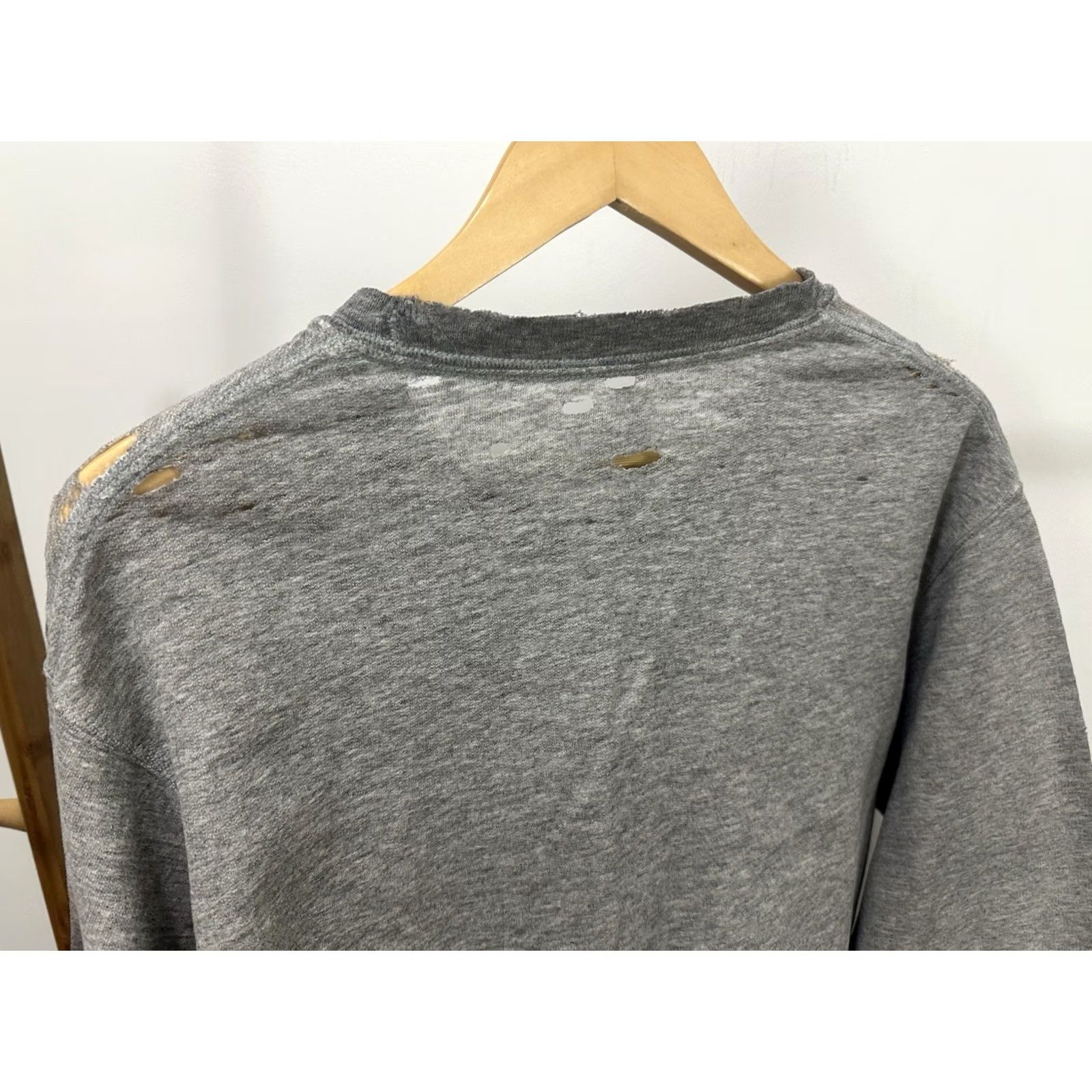 Fruit Of The Loom VTG FOTL Thrashed Distressed Cotton Pullover Sweatshirt M Gray Men Shirt Sweatshirt Grunge WORN DOWN PAPER THIN 90s (Fruit of the Loom) Size US M / EU 48-50 / 2 - 6 Thumbnail