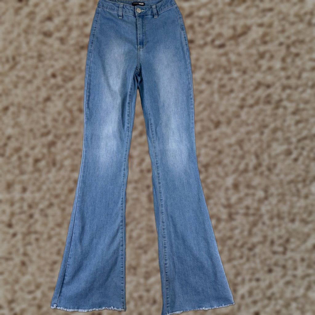 Fashion Nova Fashion Nova Jeans Womens Flared Denim 5 Blue Medium Wash 22x36 Cotton Size 27" / US 4 / IT 40 - 1 Thumbnail