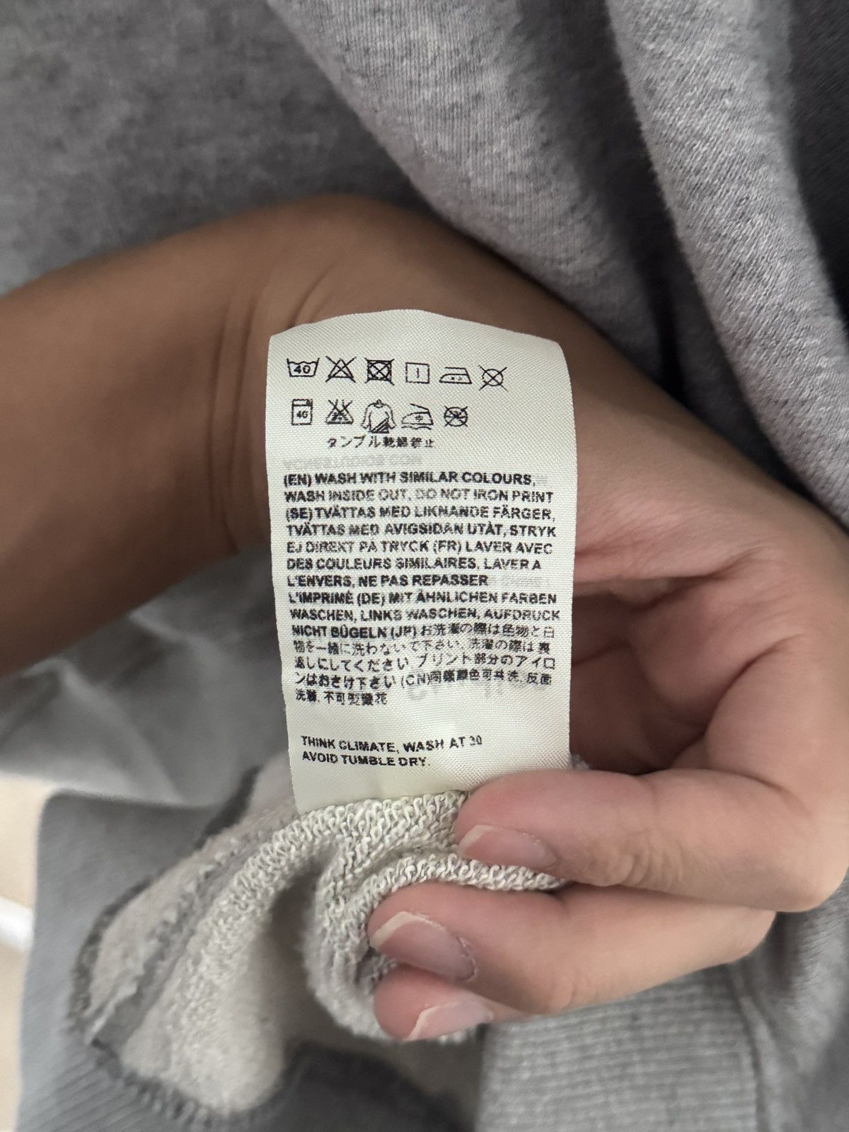 Acne Studios Acne Studios College Slogan Paw14 Size L / US 10 / IT 46 - 4 Thumbnail