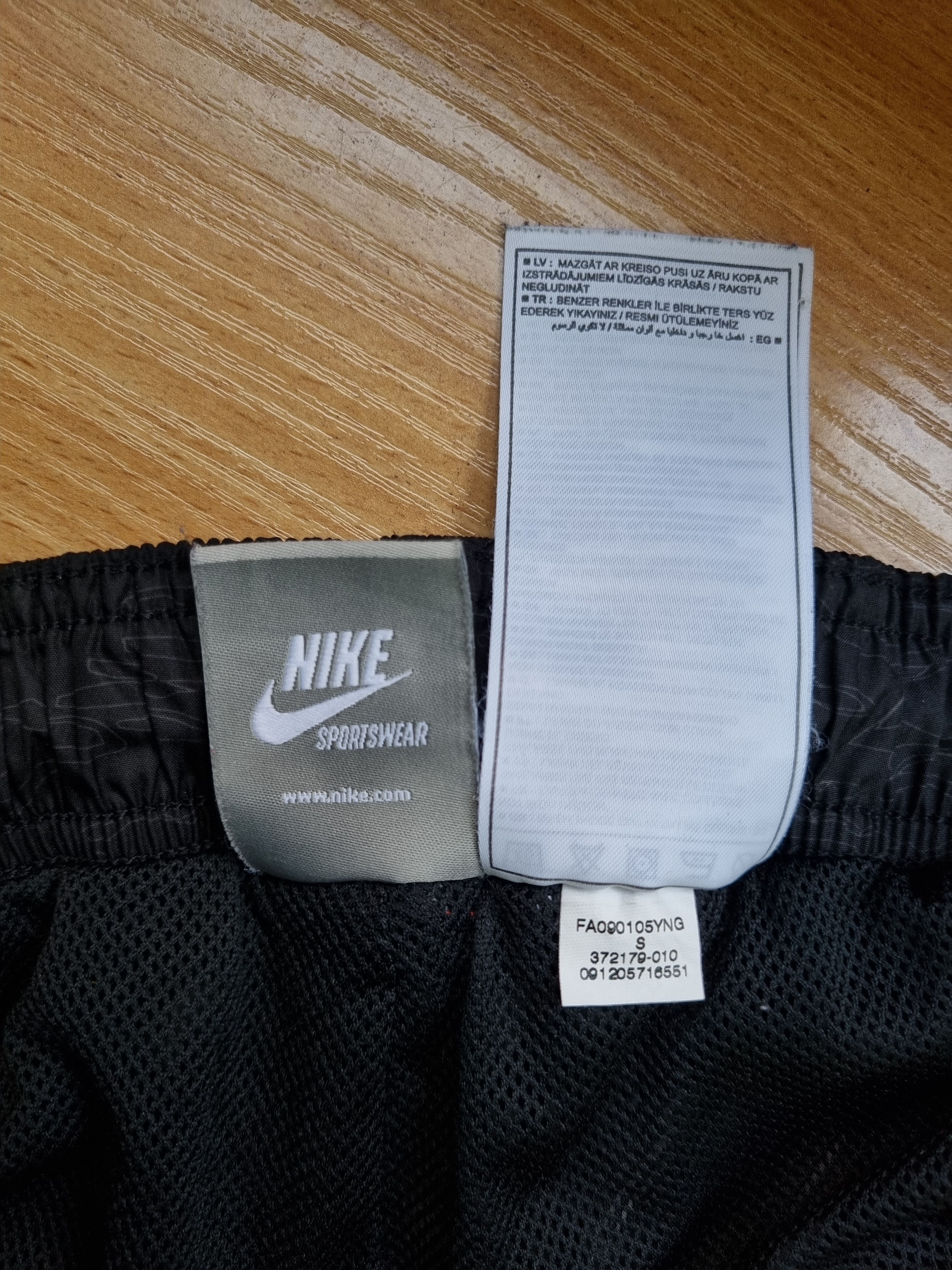 Nike × Vintage 90s Nike Abstract Lines Design Nylon Sport Pant Size US 31 - 7 Thumbnail