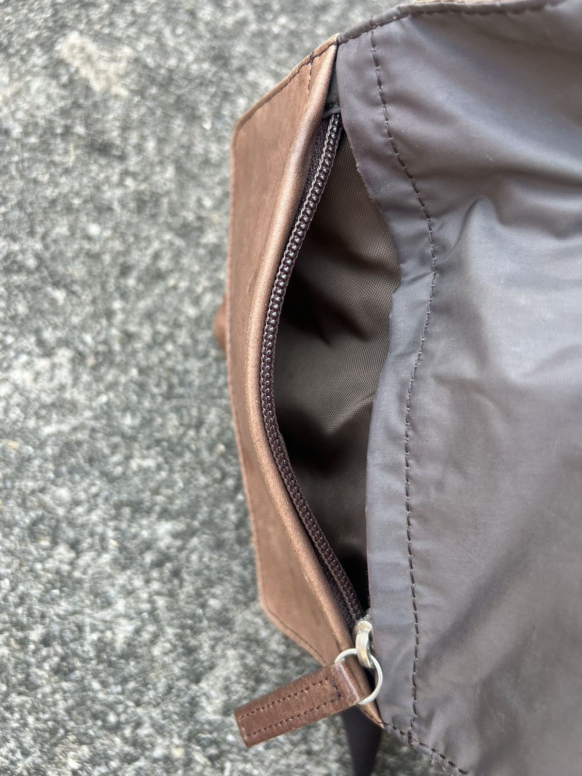 Yohji Yamamoto Vintage Yohji Yamamoto Hybrid Patina Leather Sling Bag Size ONE SIZE - 18 Thumbnail