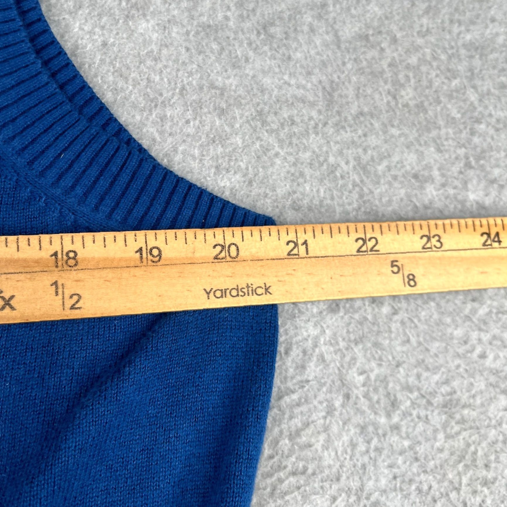 Tommy Hilfiger Tommy Hilfiger Seater Vest Mens Medium Blue Embroidered Logo V-Neck Preppy Vest Sweater Men Regular Fit Knit Cotton Sleeveless Short Sleeve? Size US M / EU 48-50 / 2 - 6 Thumbnail