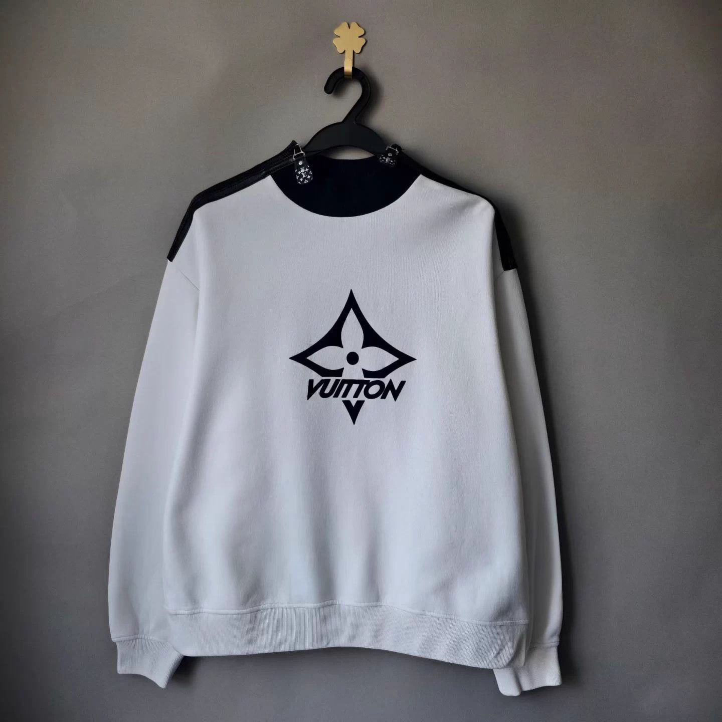 Louis Vuitton LV Ski Collection Logo Print Crewneck LS Sweatshirt M Size M / US 6-8 / IT 42-44 - 1 Thumbnail