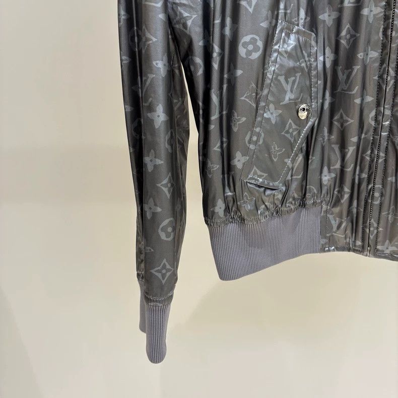 Louis Vuitton Louis Vuitton Titanium Empty Silver Full Print Jacket Size XS / US 0-2 / IT 36-38 - 5 Thumbnail