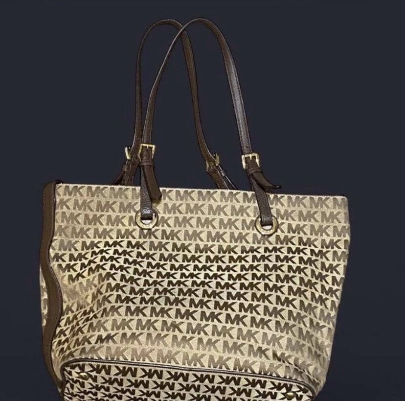 Michael Kors Michael Kors Signature MK Logo Large tote handbag purse Size ONE SIZE - 1 Thumbnail
